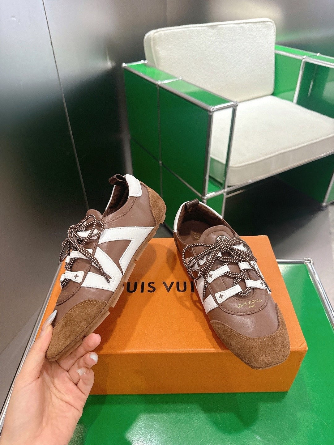 UA LV Sneaker