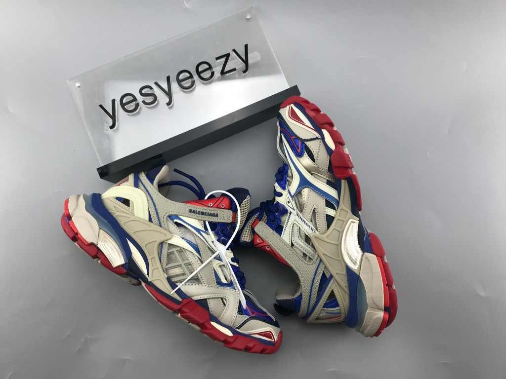 UA TRACK.2 TRAINERS "BEIGE BLUE RED"
