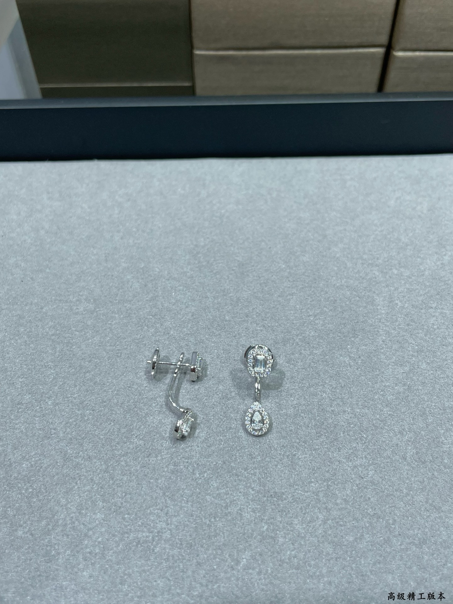Mes1kaa earrings
