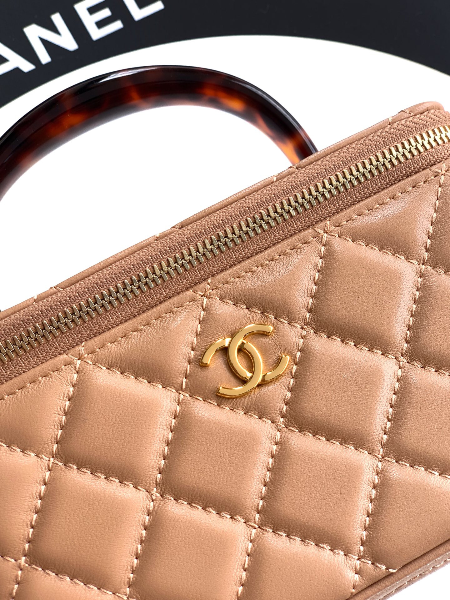 Ch**el classic vanity with chain handbag 17x9.5x8cm