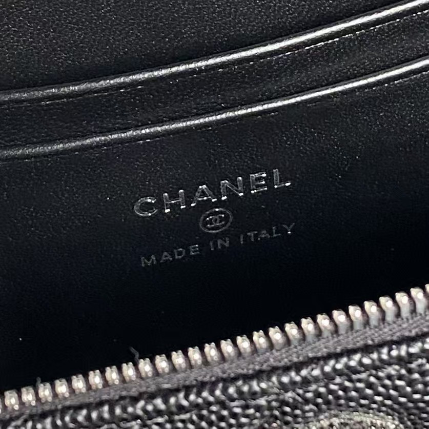 Ch**el with chain 14×18×3cm