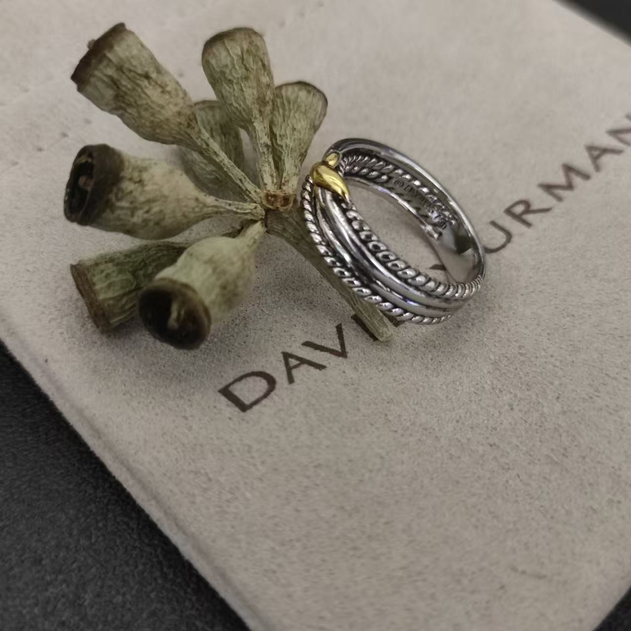 dau1d Yvrm*n x crossover band ring