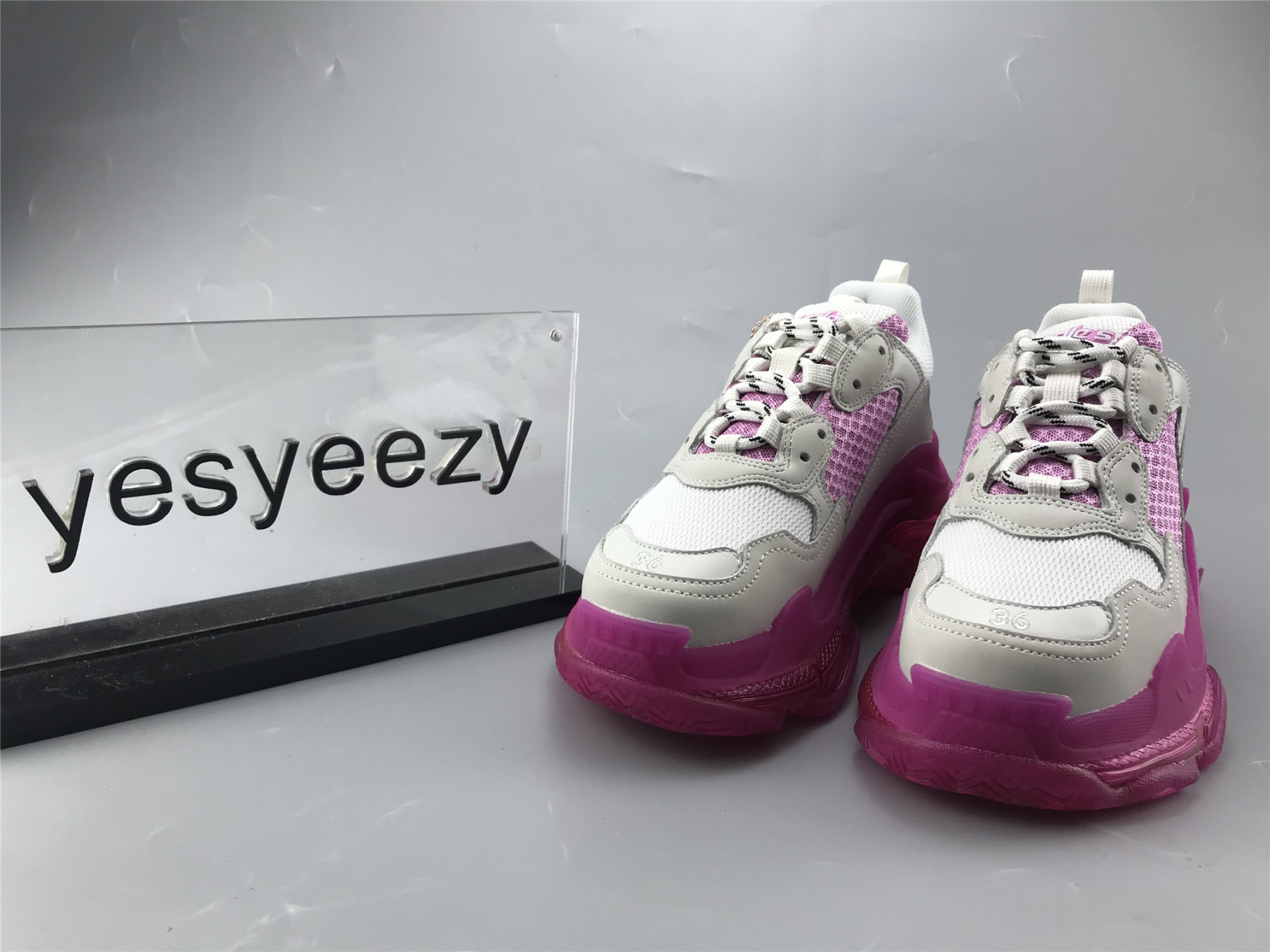 UA TRIPLE S CLEAR SOLE SNEAKER WHITE AND PINK