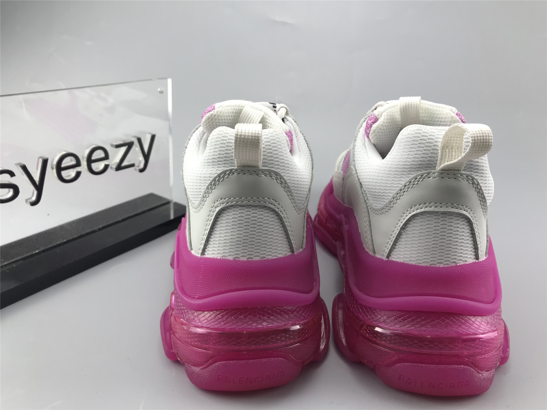 UA TRIPLE S CLEAR SOLE SNEAKER WHITE AND PINK