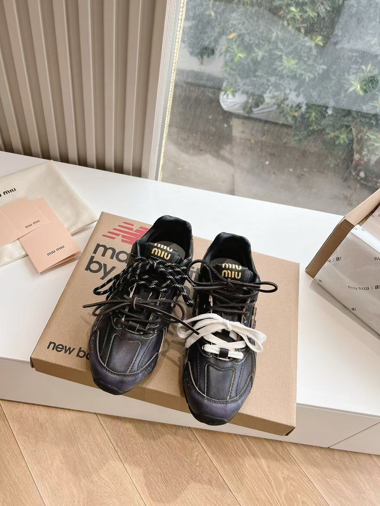 ua m1v m1v x new Ba1an*e 530 sl leather sneakers