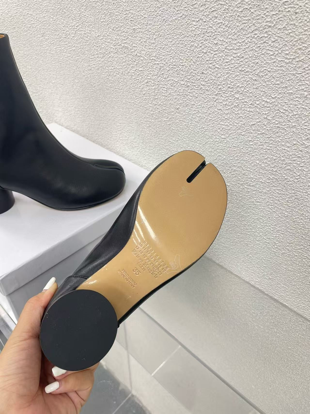 UA Ma1s0n Marg*e1a Tabi Ankle Boots