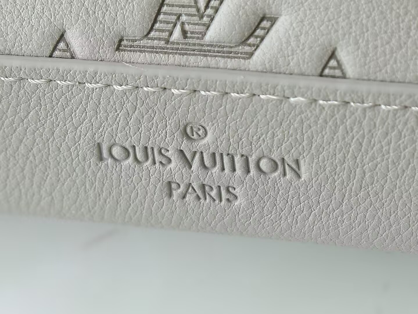 LV Duo Slingbag M14916 20 x 42 x 6CM