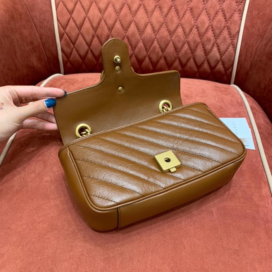 Gvc*1 GG Marmont mini matelasse shoulder bag 22cm