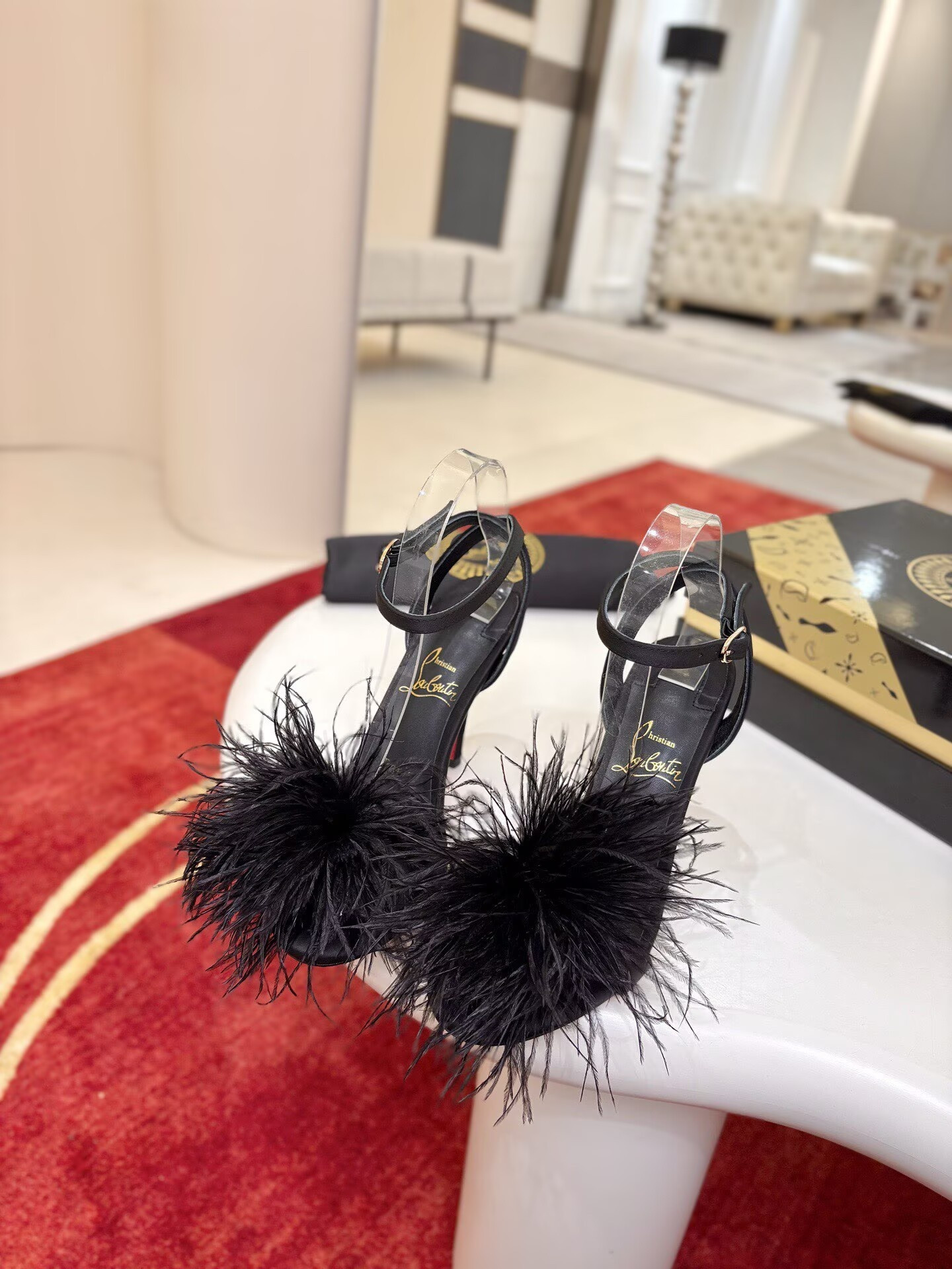 ua Chr1st1an louboutin patapompom sandals