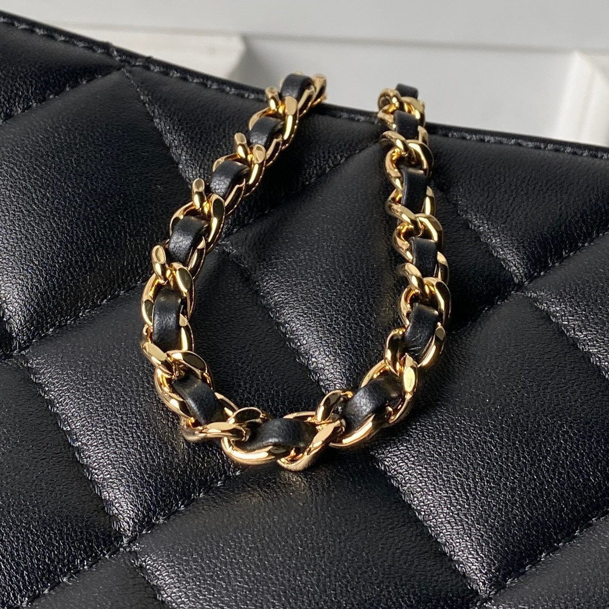 Ch**el chain shopping tote bag as6248 24.5x16x7.5cm