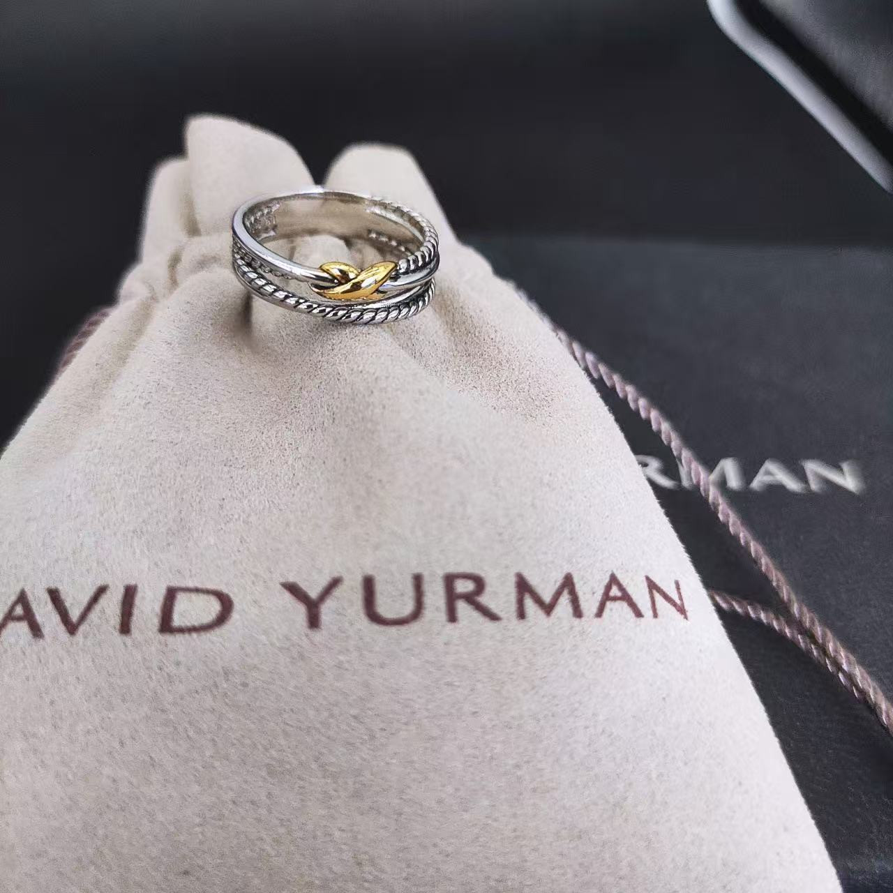 dau1d Yvrm*n x crossover band ring