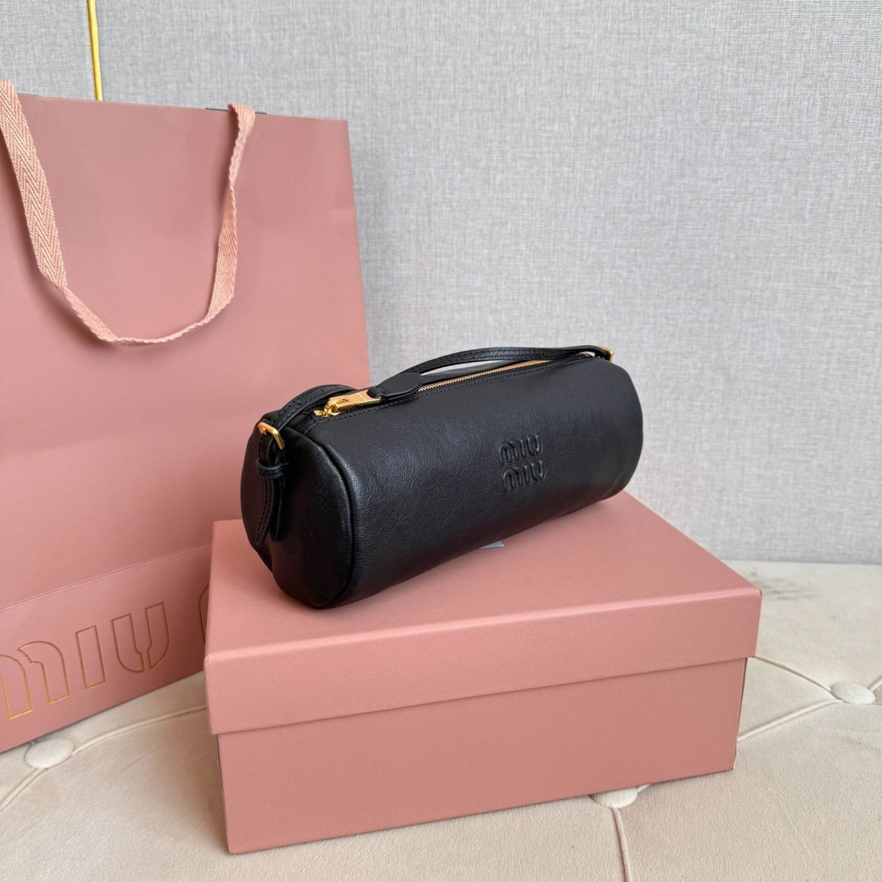 M1v M1v nappa leather pouch 22x9x9cm