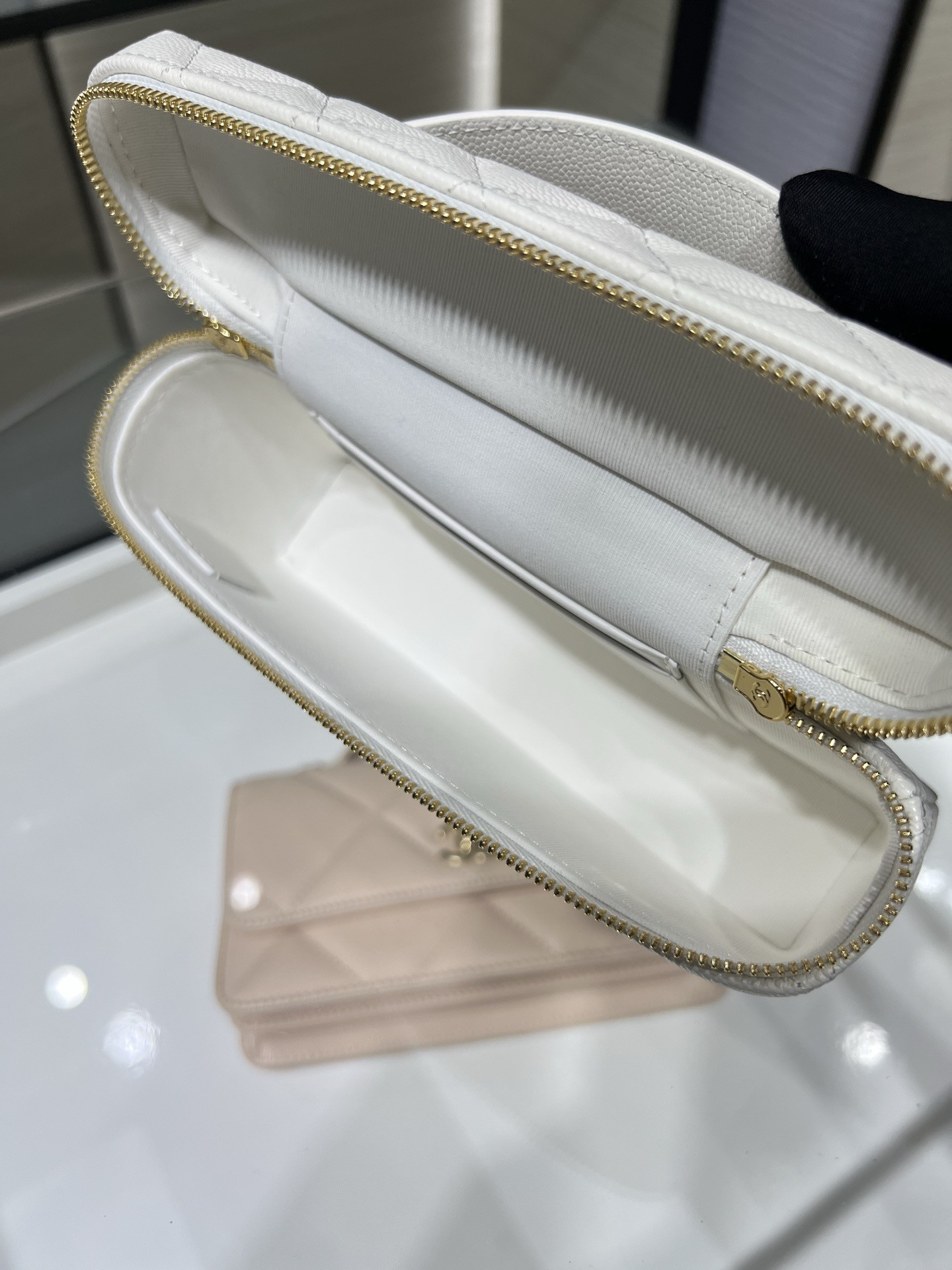 Ch**el classic vanity with chain handbag ap5090 17x19.5x5cm