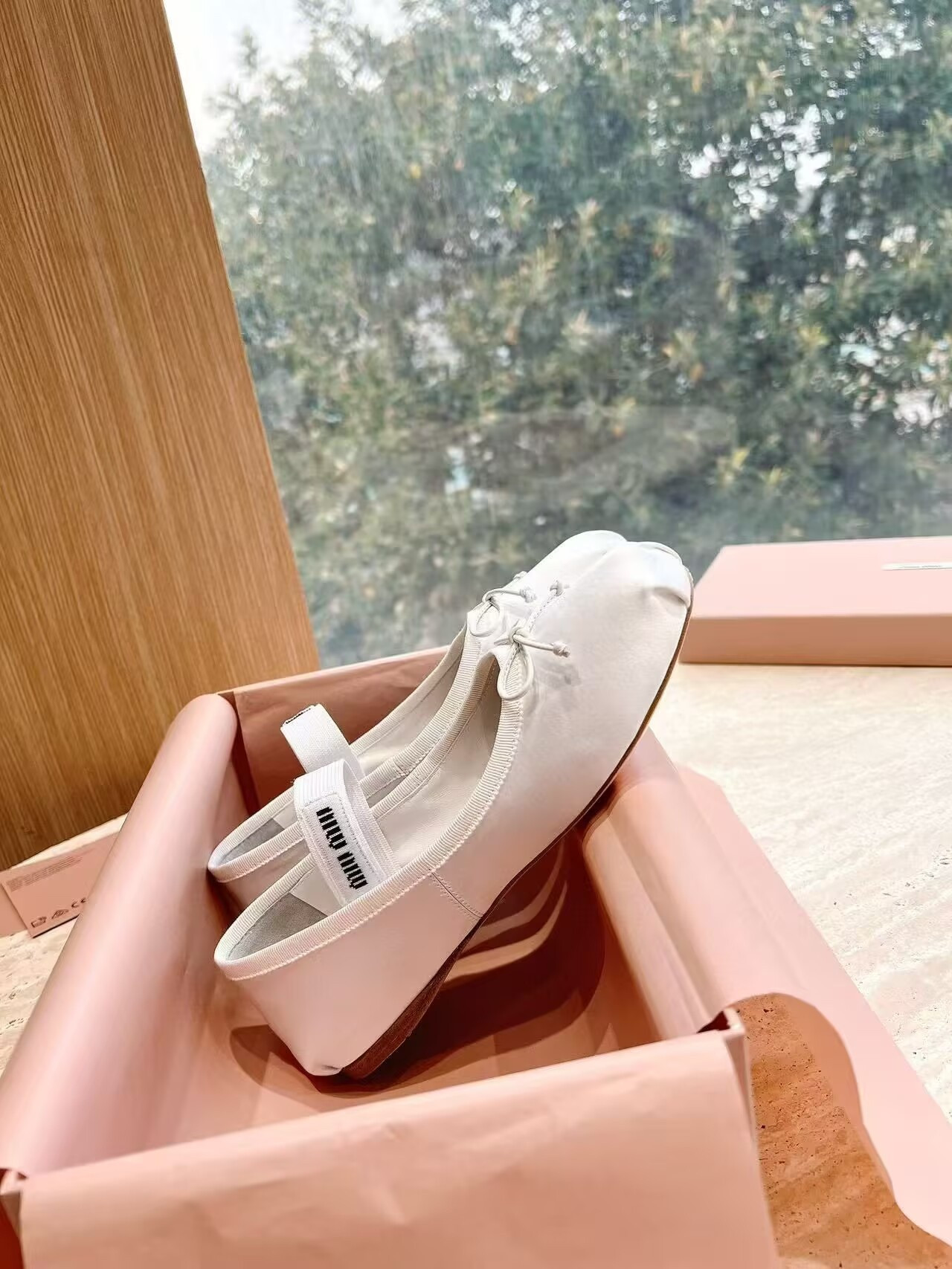 ua M1v M1v satin ballerinas