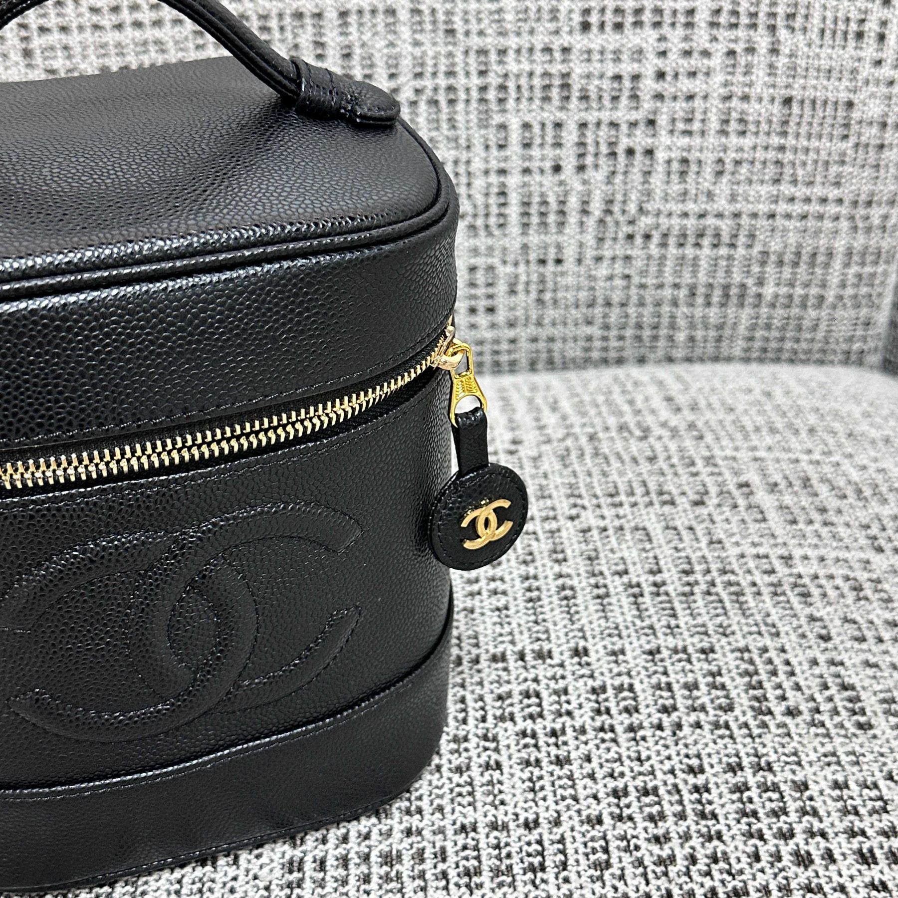 Ch**el vanity bag 17.5x13x17cm