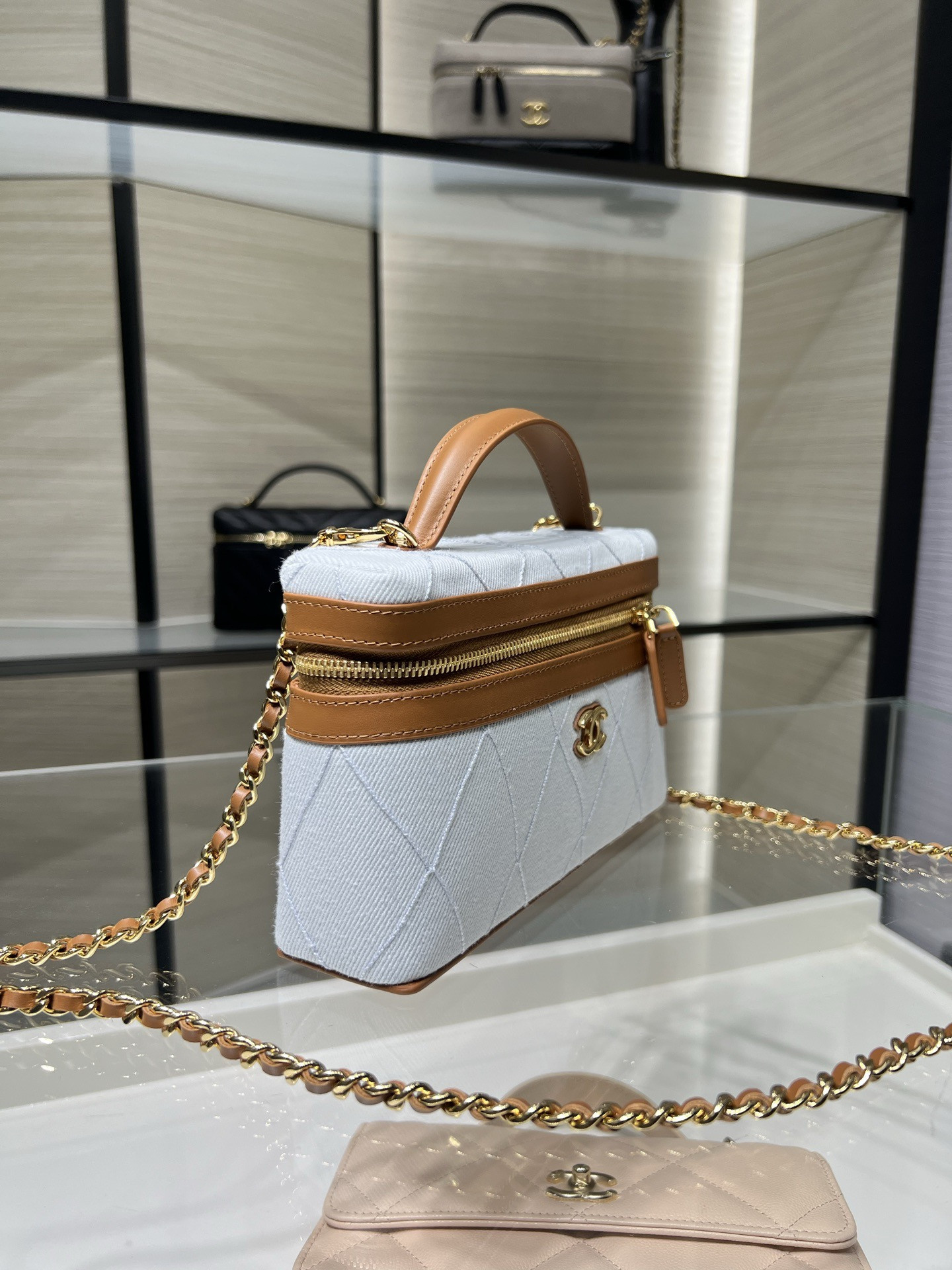 Ch**el classic vanity with chain handbag ap5164 17x19.5x5cm