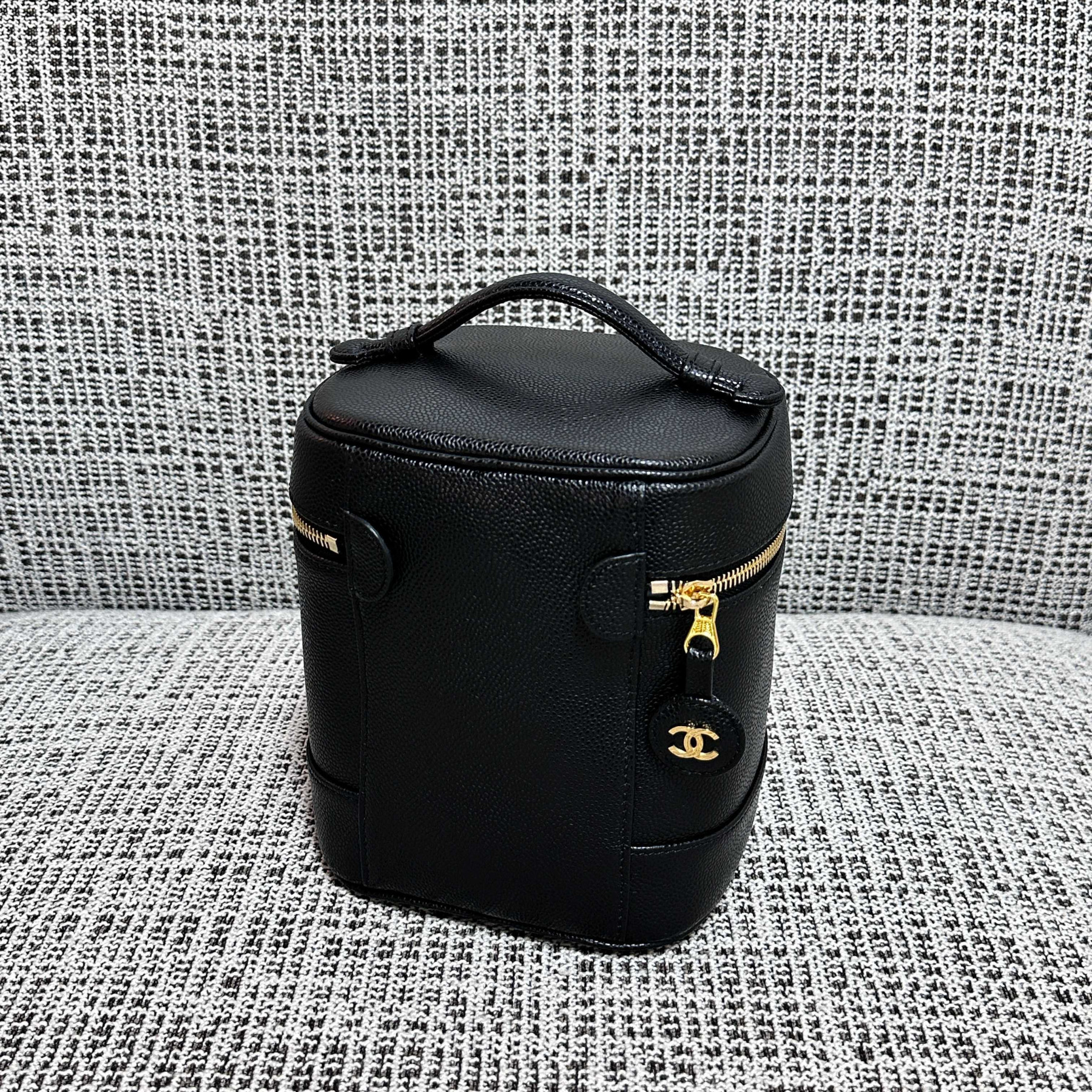 Ch**el vanity bag 17.5x13x17cm