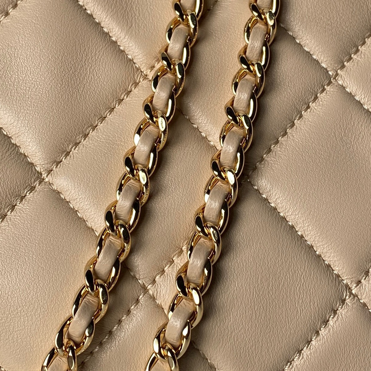 Ch**el chain shopping tote bag as6248 24.5x16x7.5cm