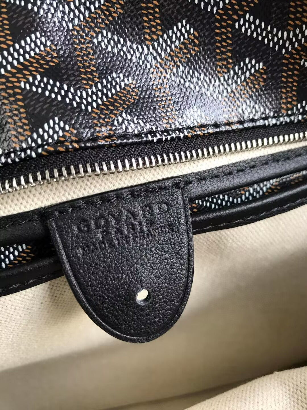G09ard Artois Bag 25 x14 x30CM