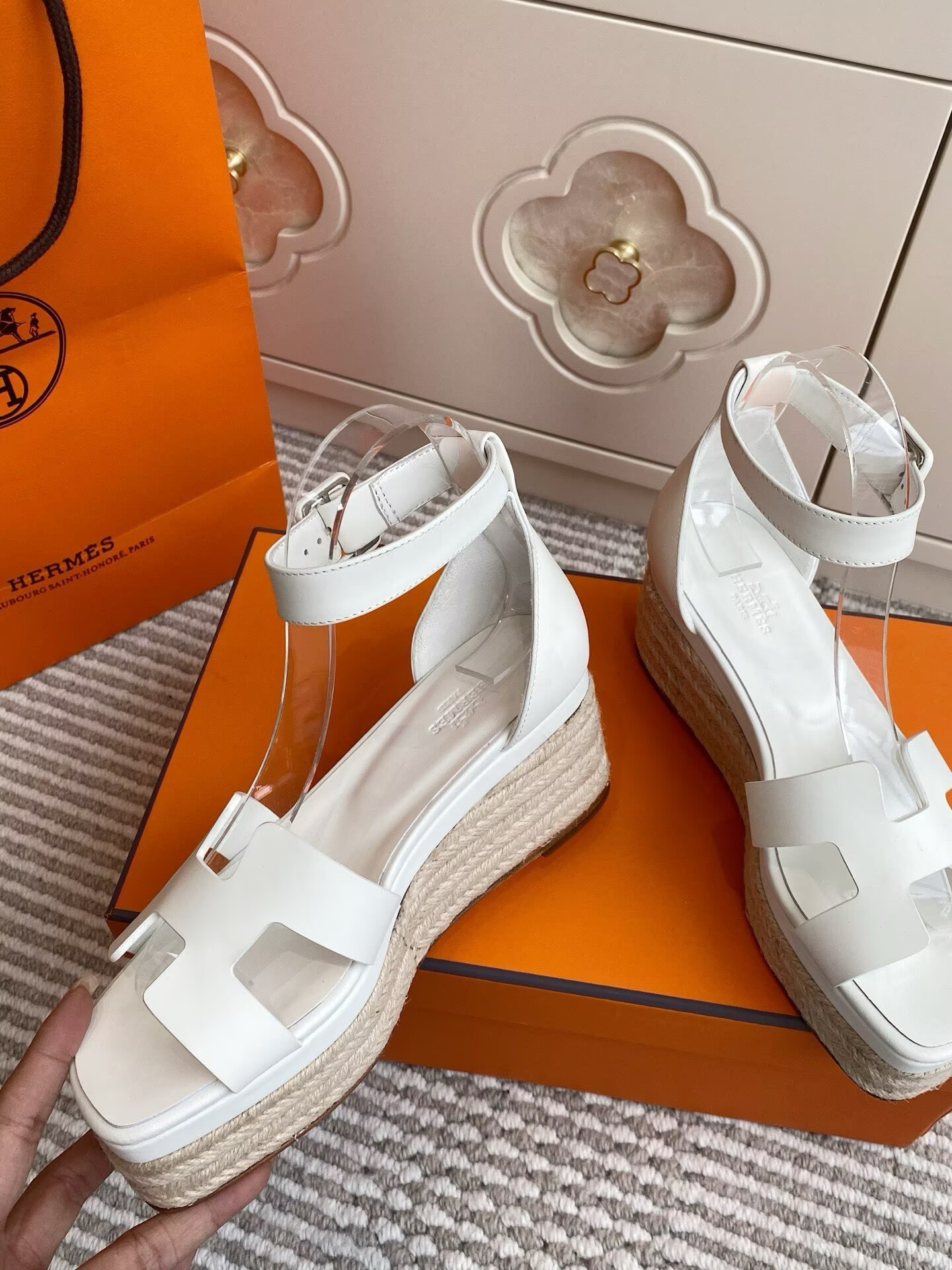 ua H**me5 elda spanish woven shoes