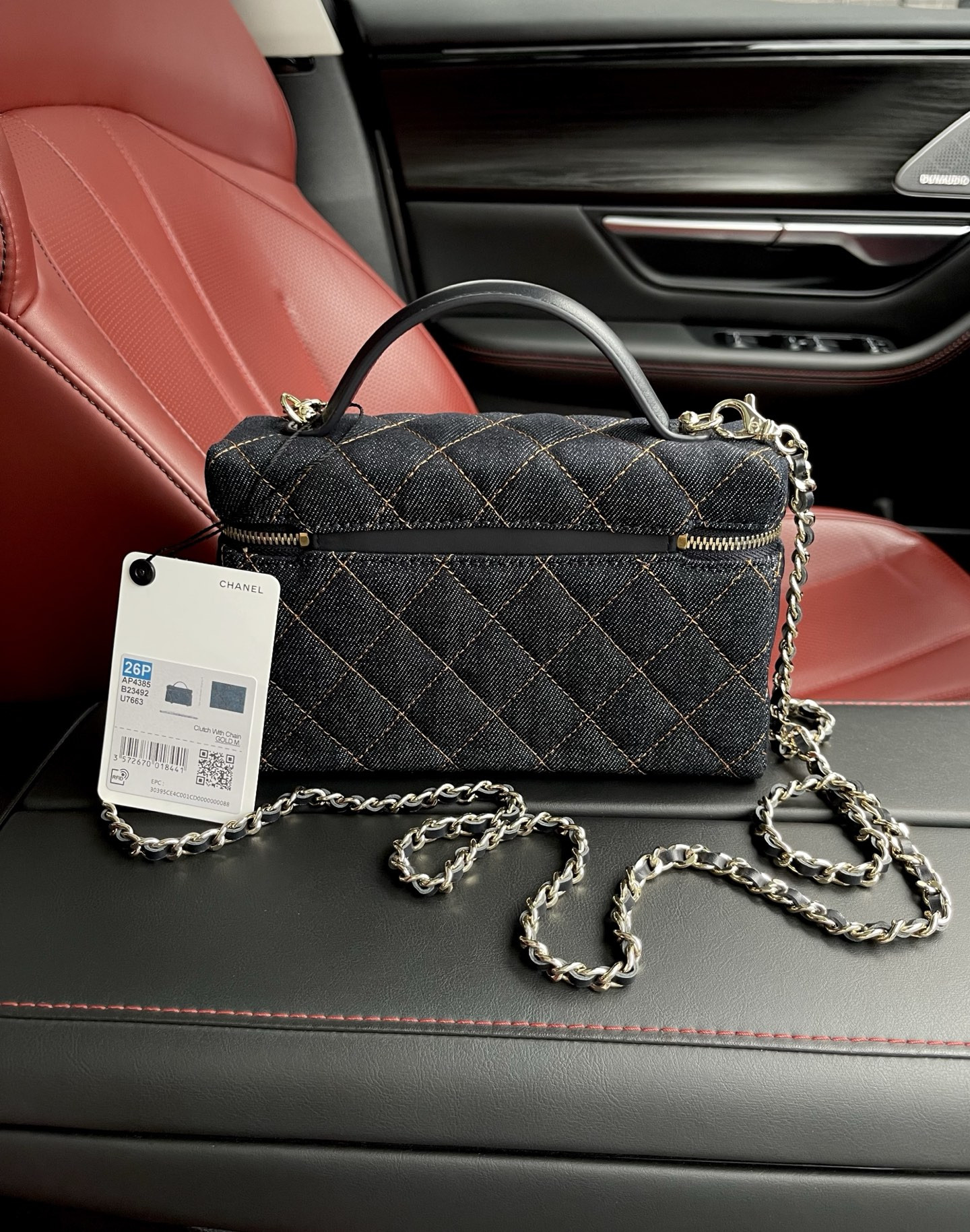 Ch**el classic vanity with chain handbag ap4385 17x19x5cm
