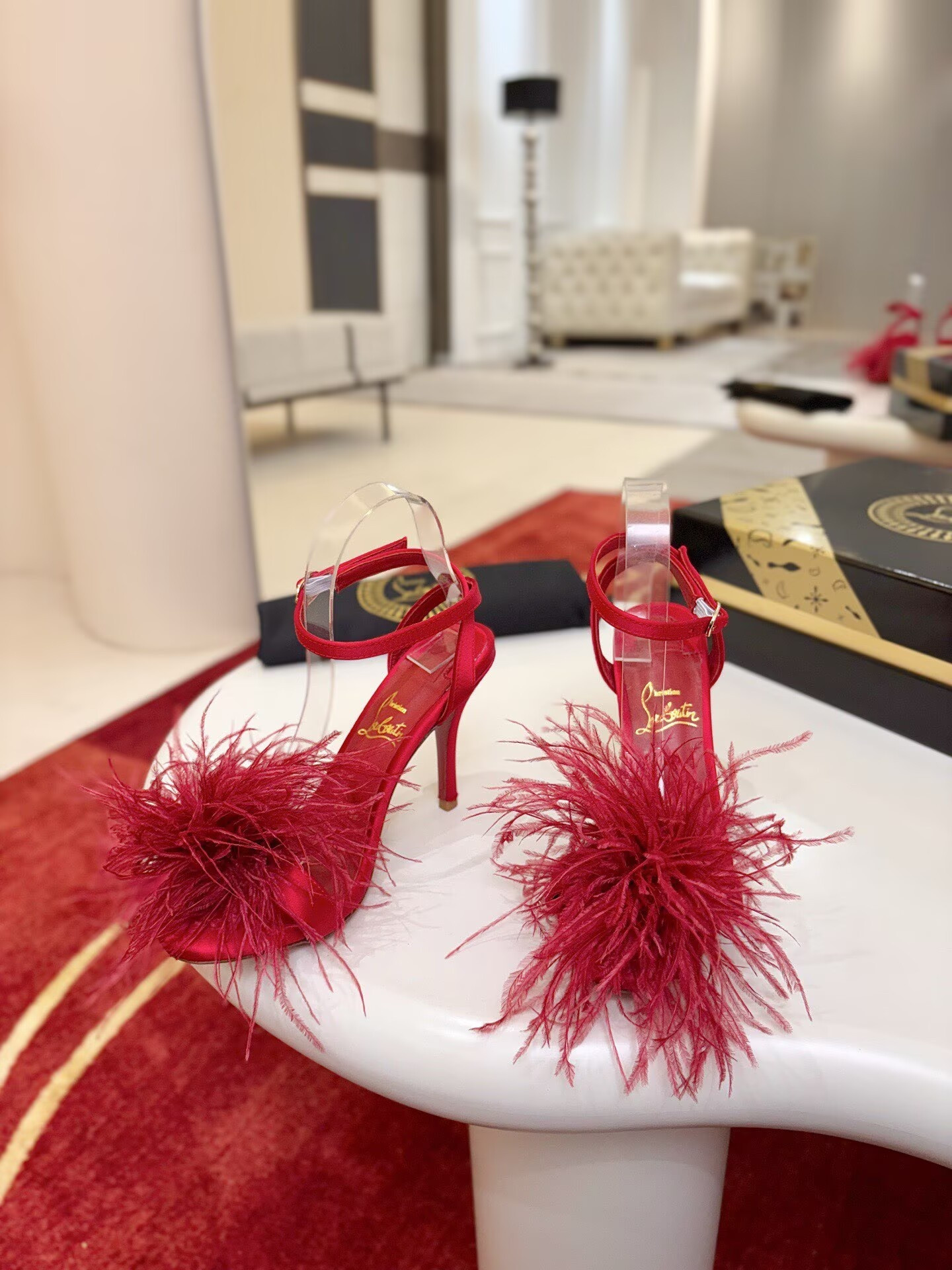 ua Chr1st1an louboutin patapompom sandals