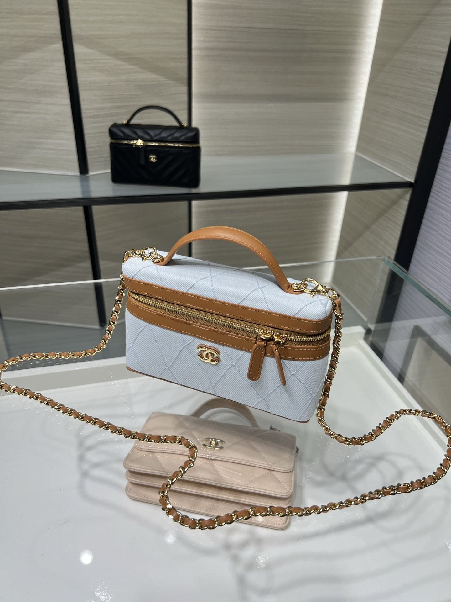 Ch**el classic vanity with chain handbag ap5164 17x19.5x5cm