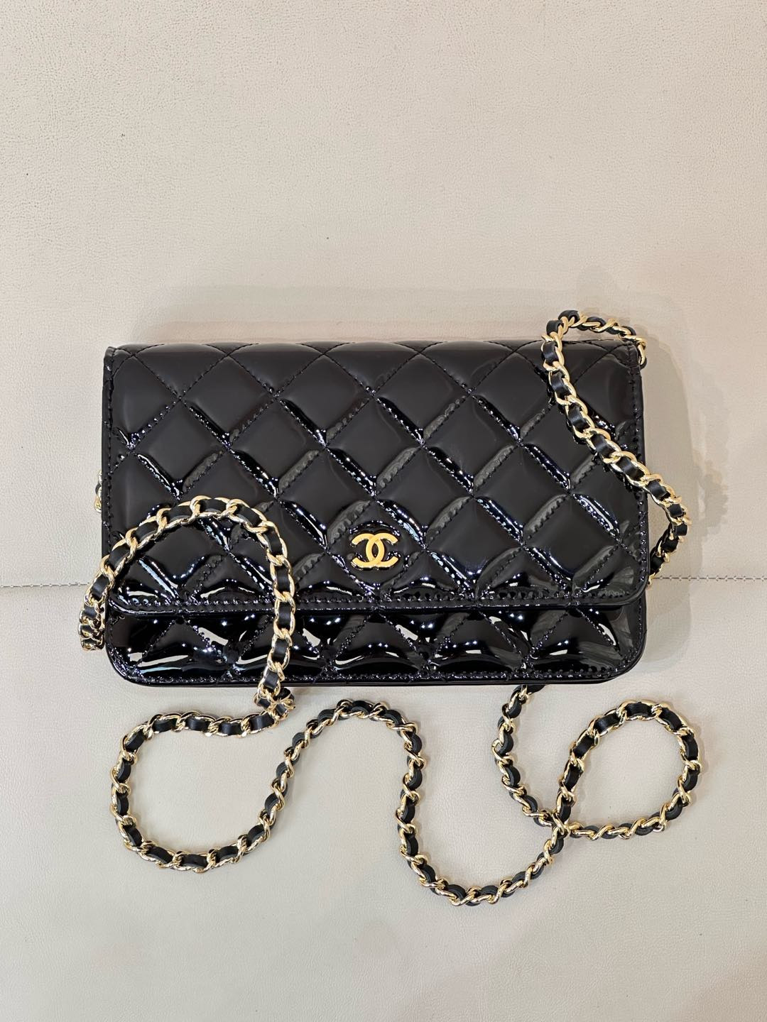 Ch**el woc classic wallet on chain 13x19x3cm