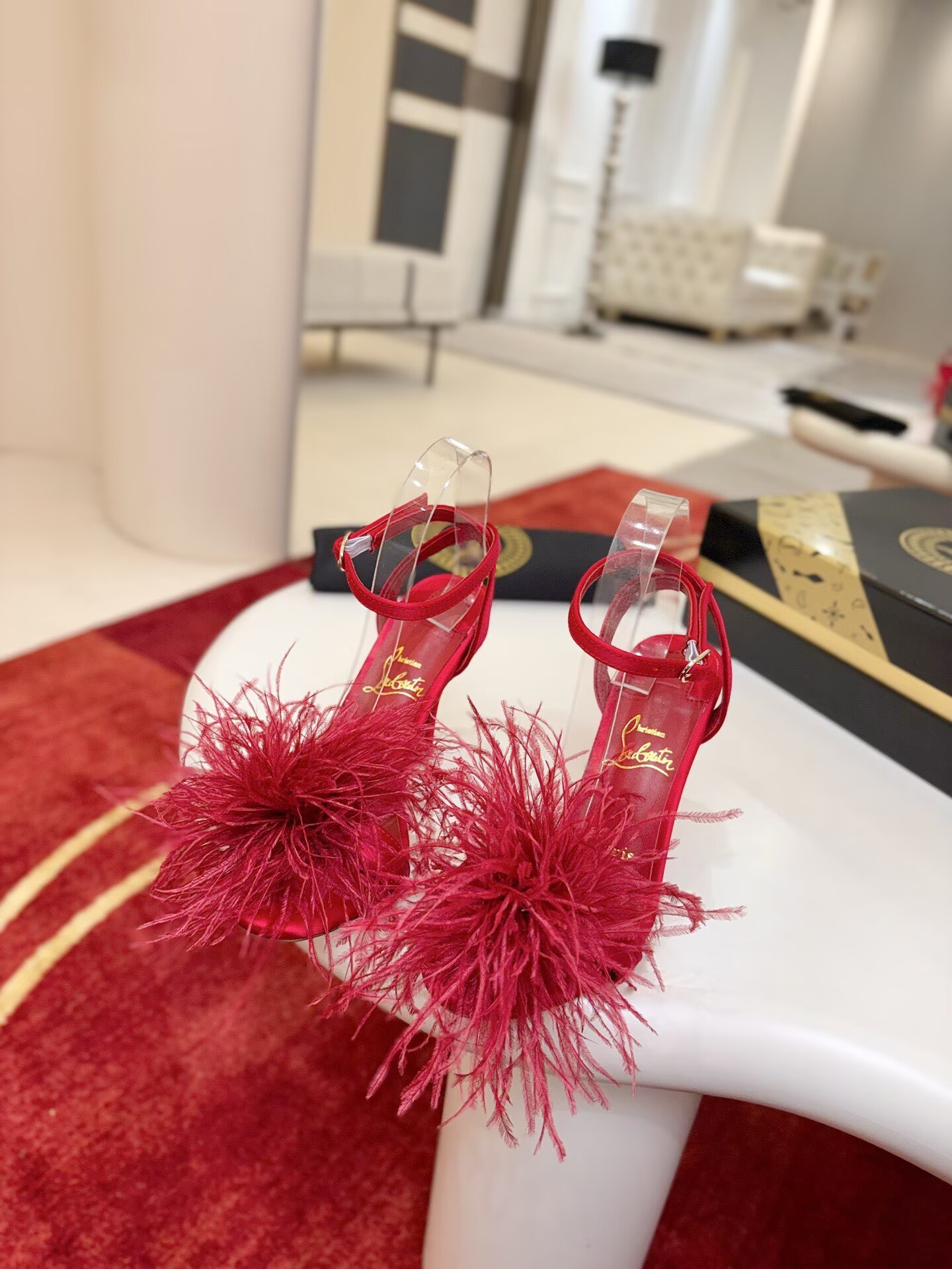ua Chr1st1an louboutin patapompom sandals