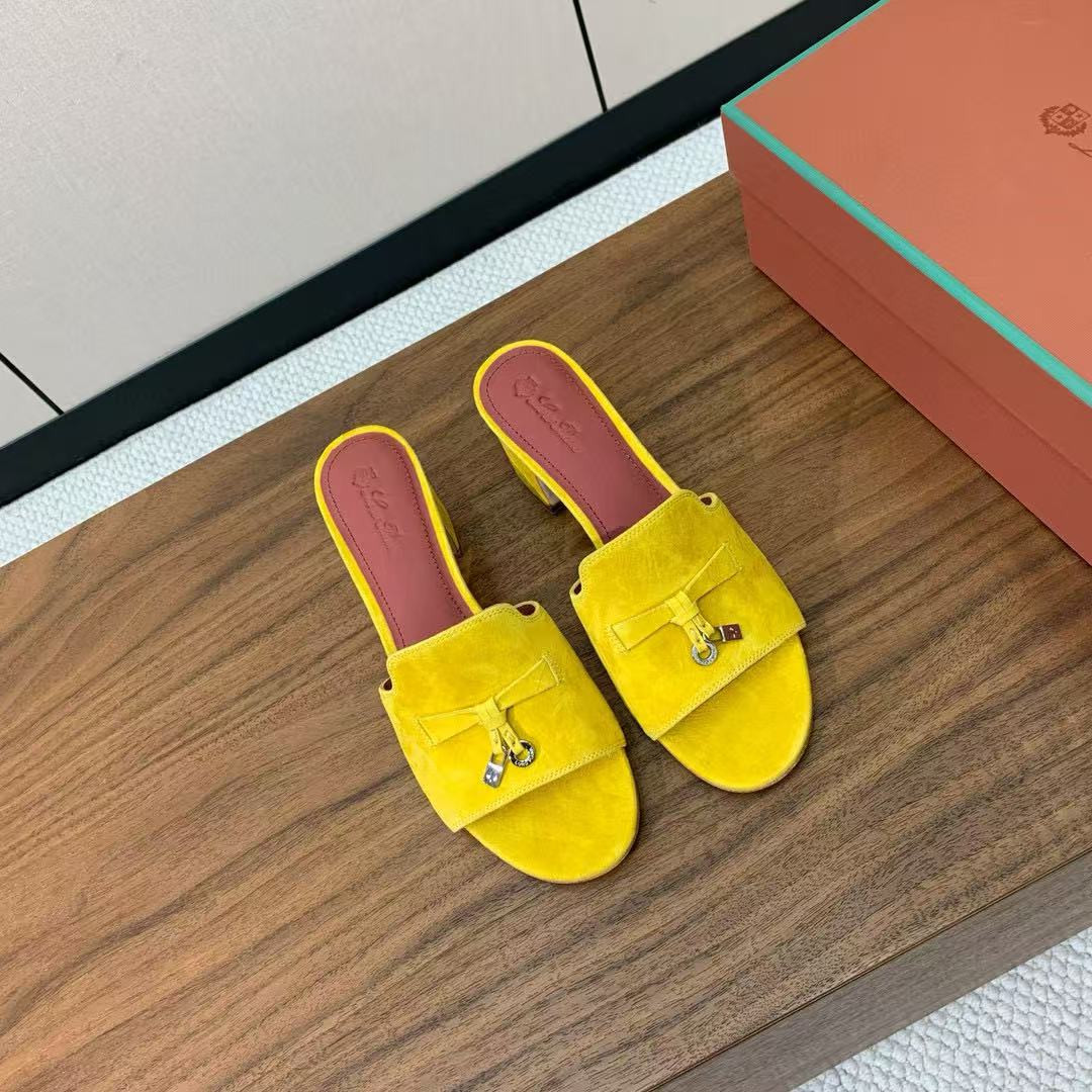 UA L0r0 P1ana Summer Charms Sandal