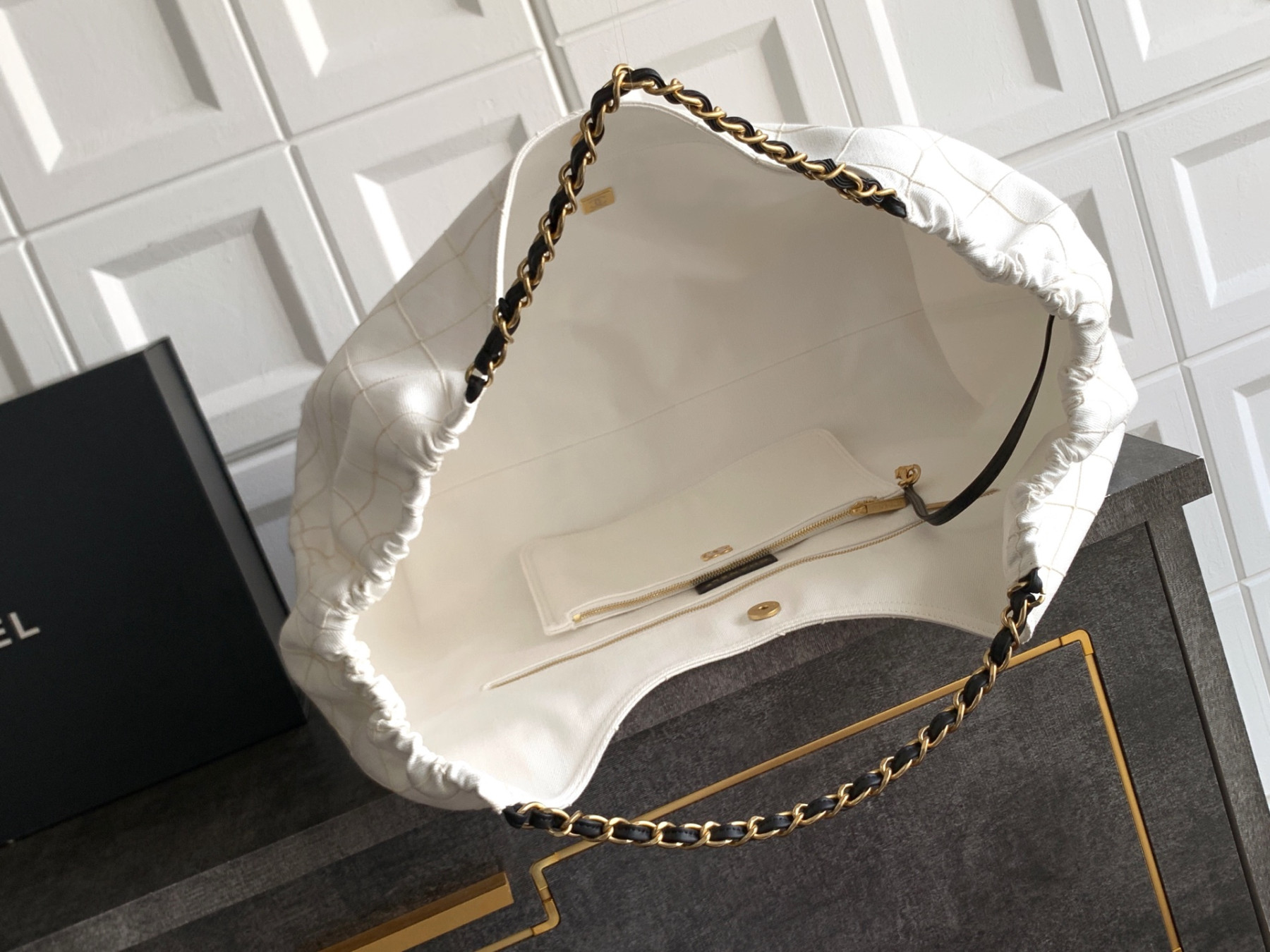 Ch**el small shopping bag as6191 20x43x17cm