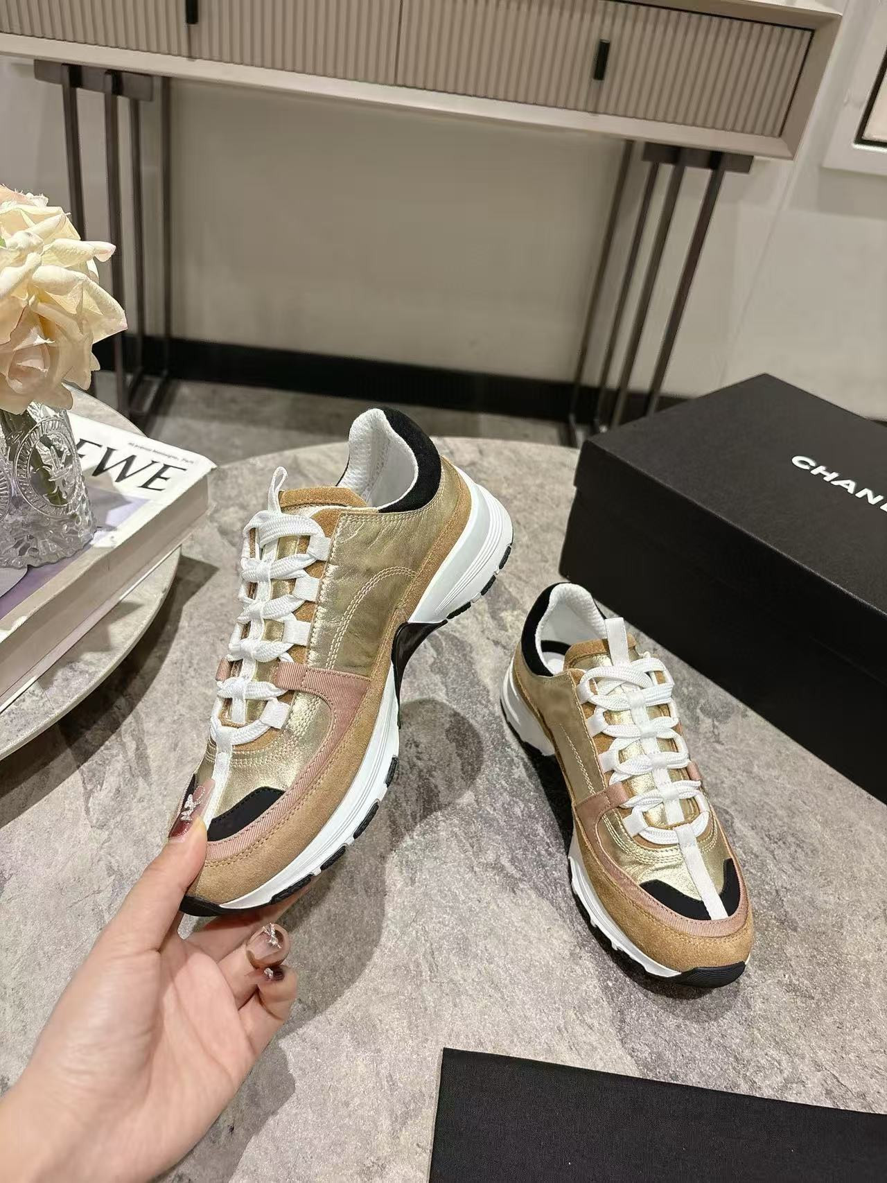 UA Ch**el SNEAKERS