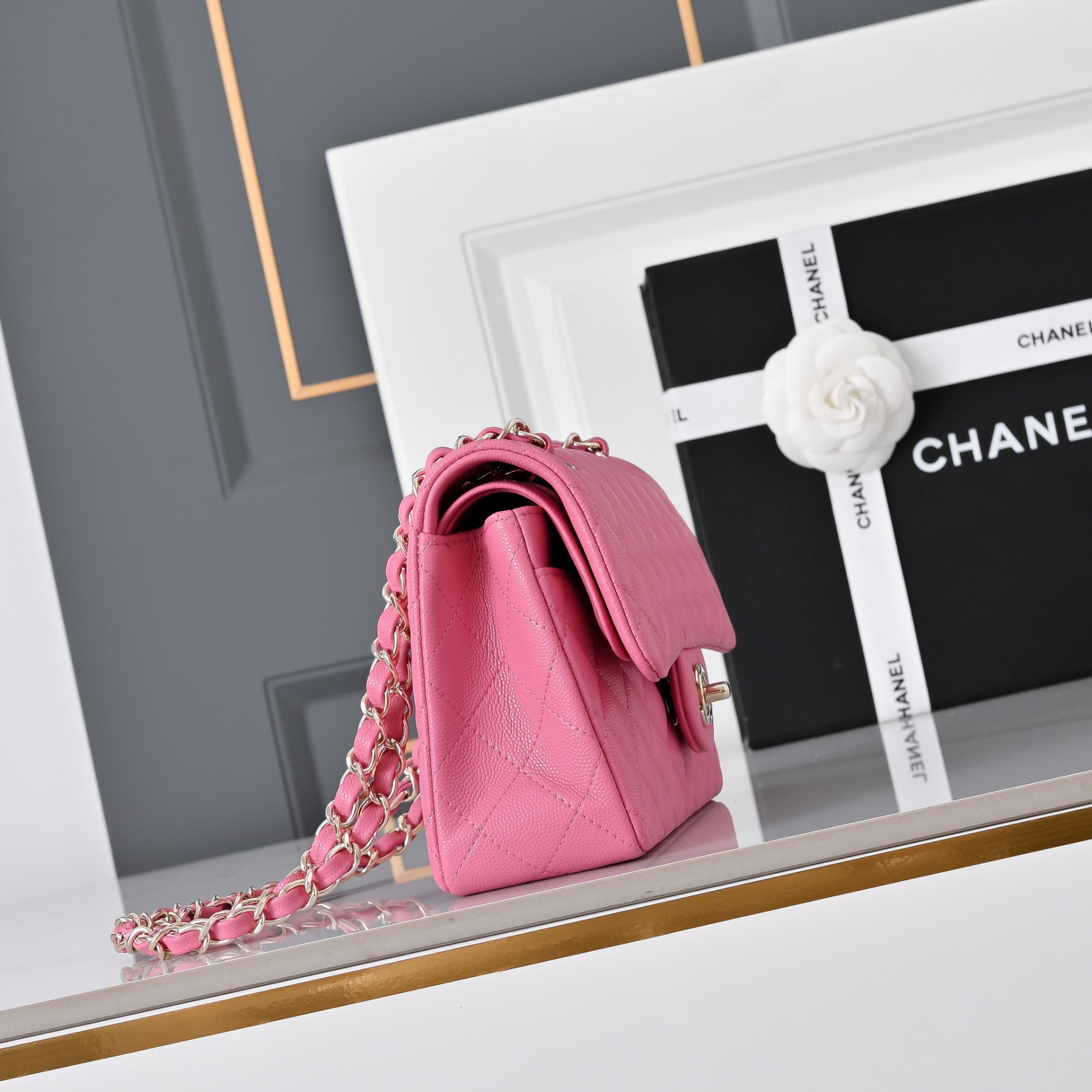 Ch**el classic flap handbag rose with light gold hardware and caviar leather a01113 23x14.5x6cm