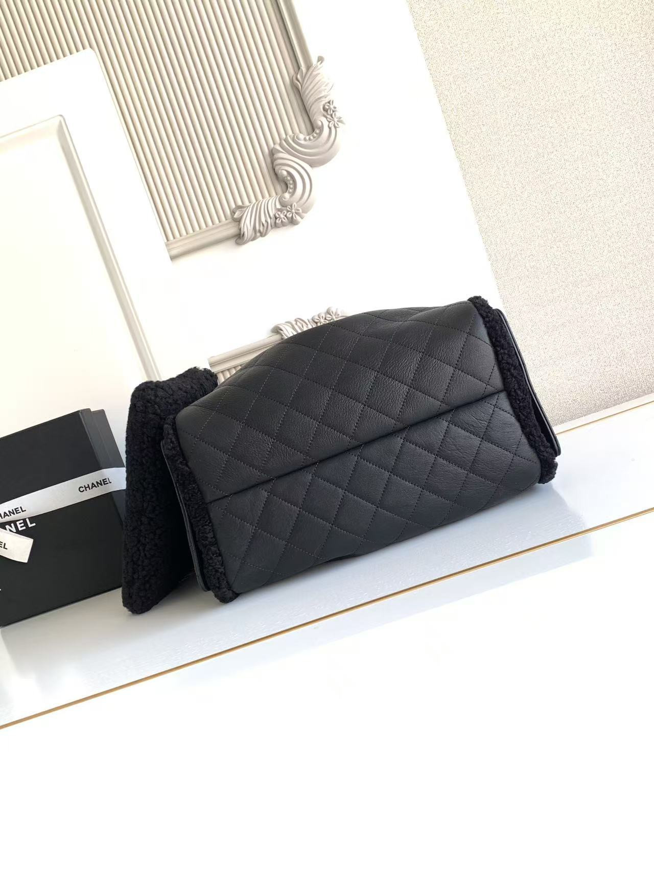 Ch**el 25c bucket bag 40x30x15cm