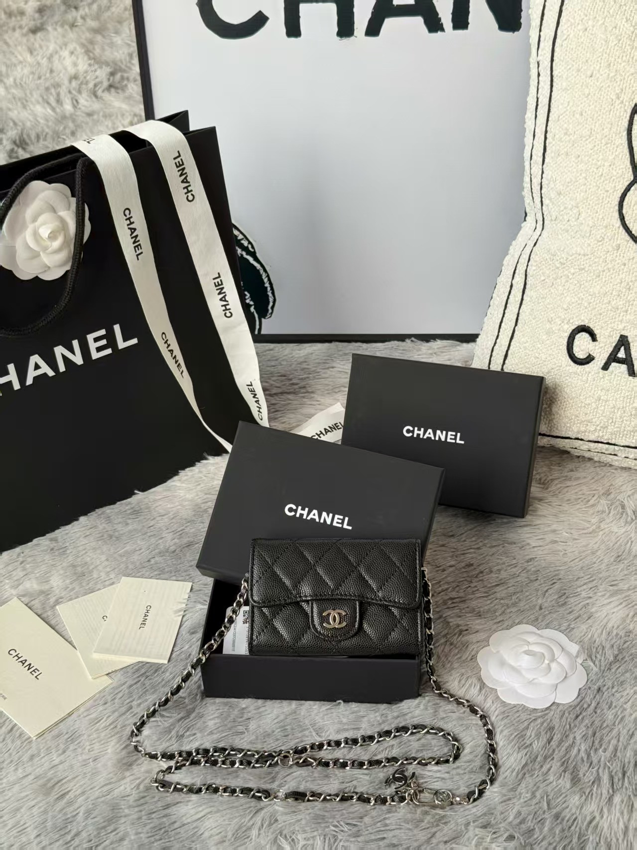 Ch**el Wallet on Chain 11x7.5x2cm