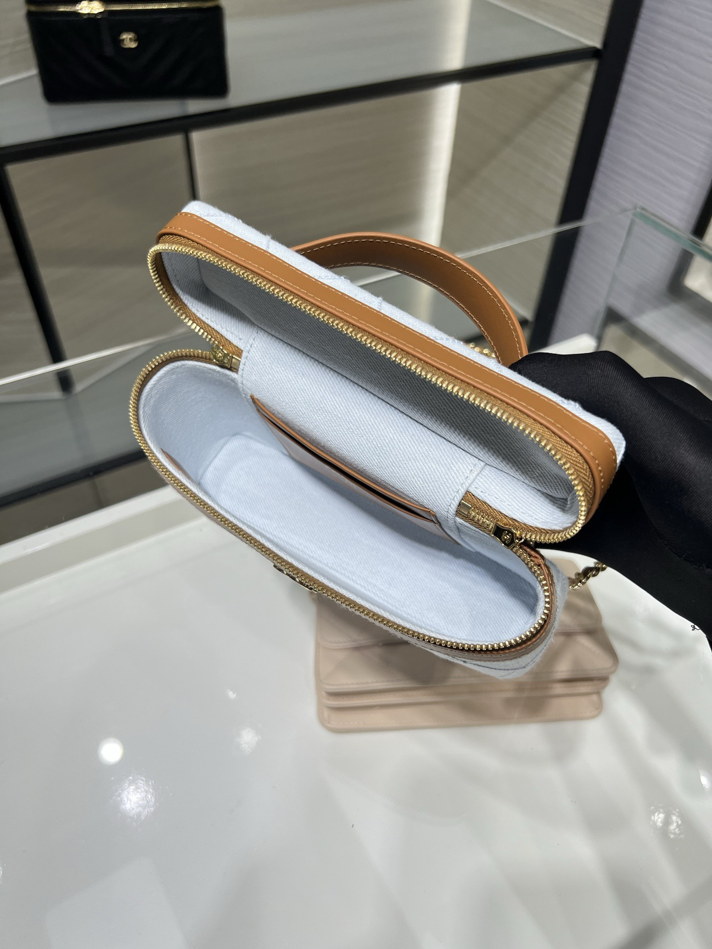 Ch**el classic vanity with chain handbag ap5164 17x19.5x5cm