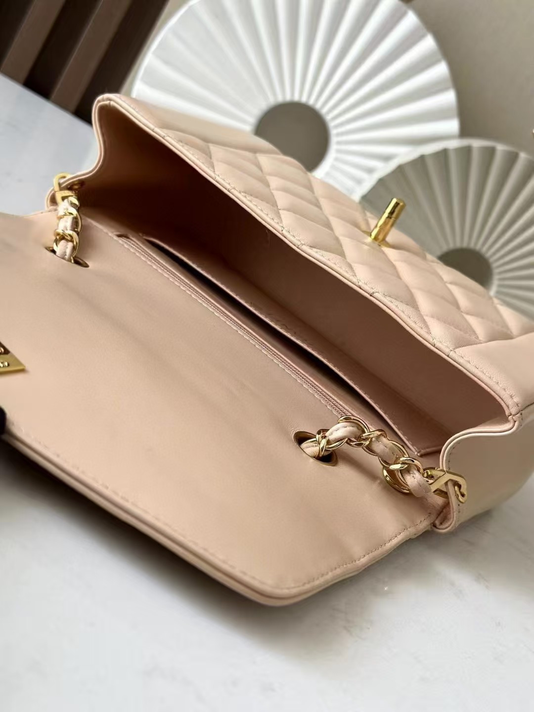 Ch**el Small Diana Flap Bag Lambskin Gold Hardware 22.5x14x7cm