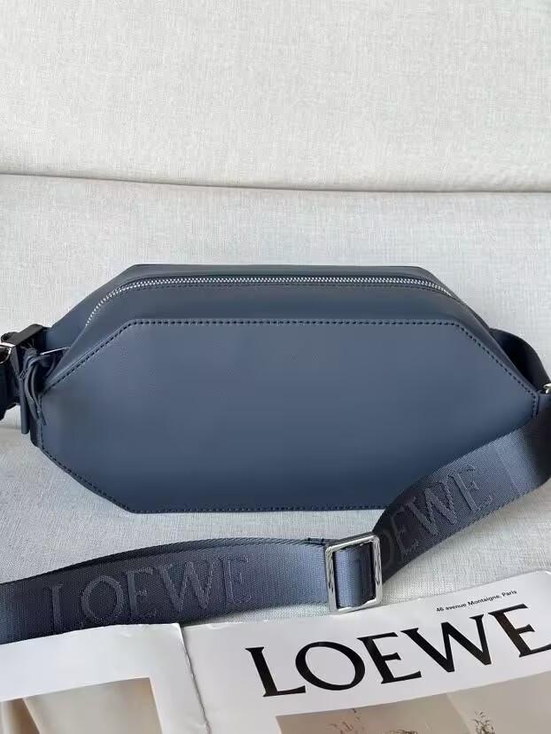 L0ew* convertible sling in classic calfskin 32.5x9x12.3cm