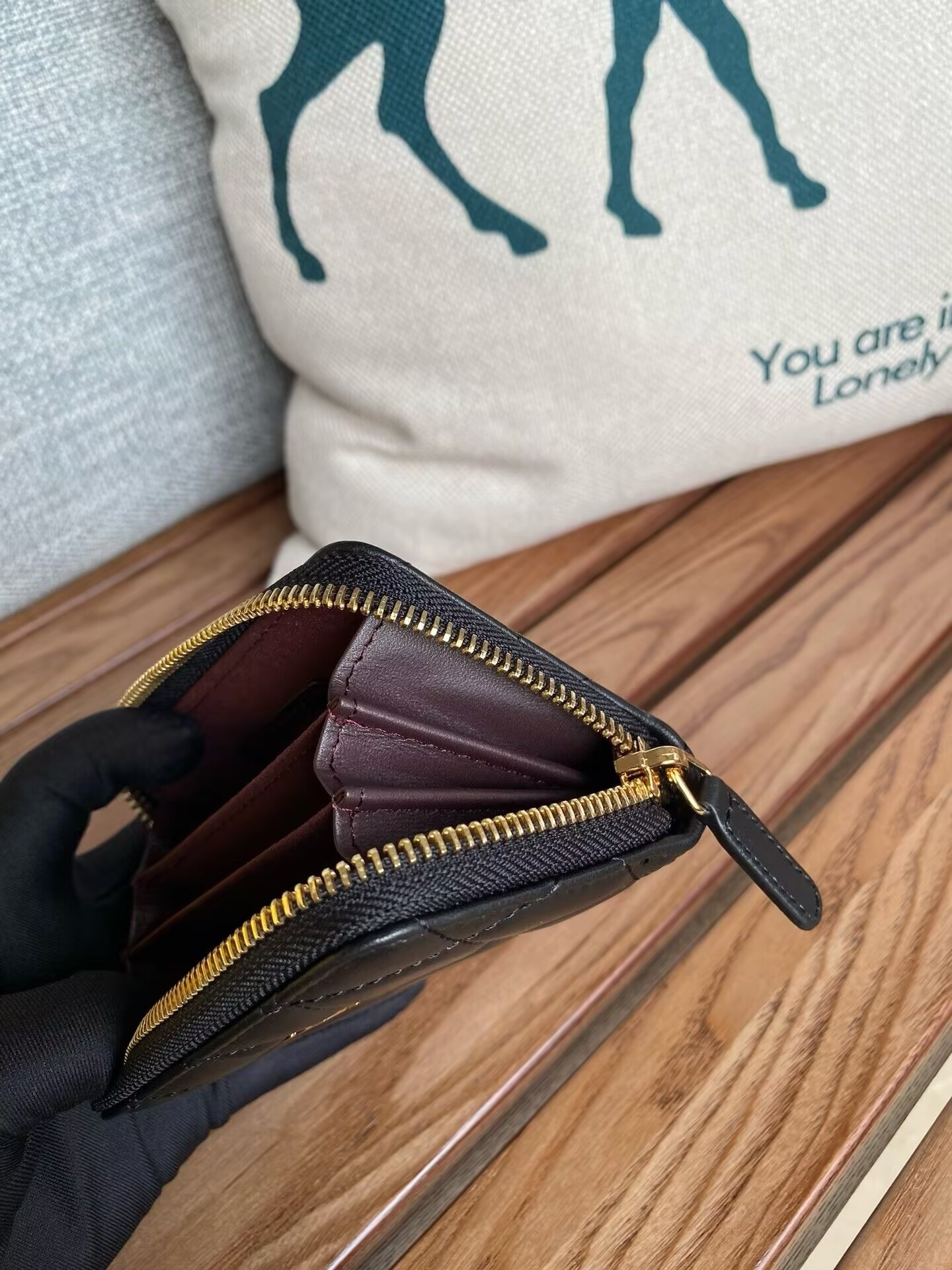 Ch**el ZIPPED COIN PURSE 7.5x 11x 2.5cm