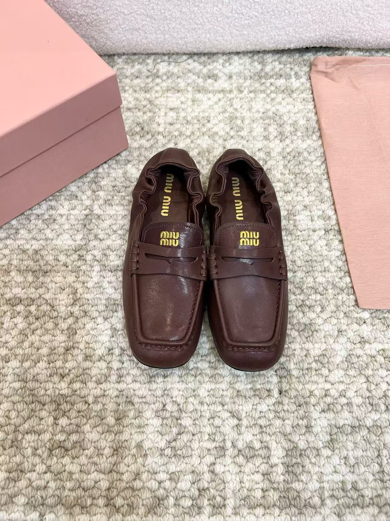 ua M1v M1v ruches nappa leather loafers