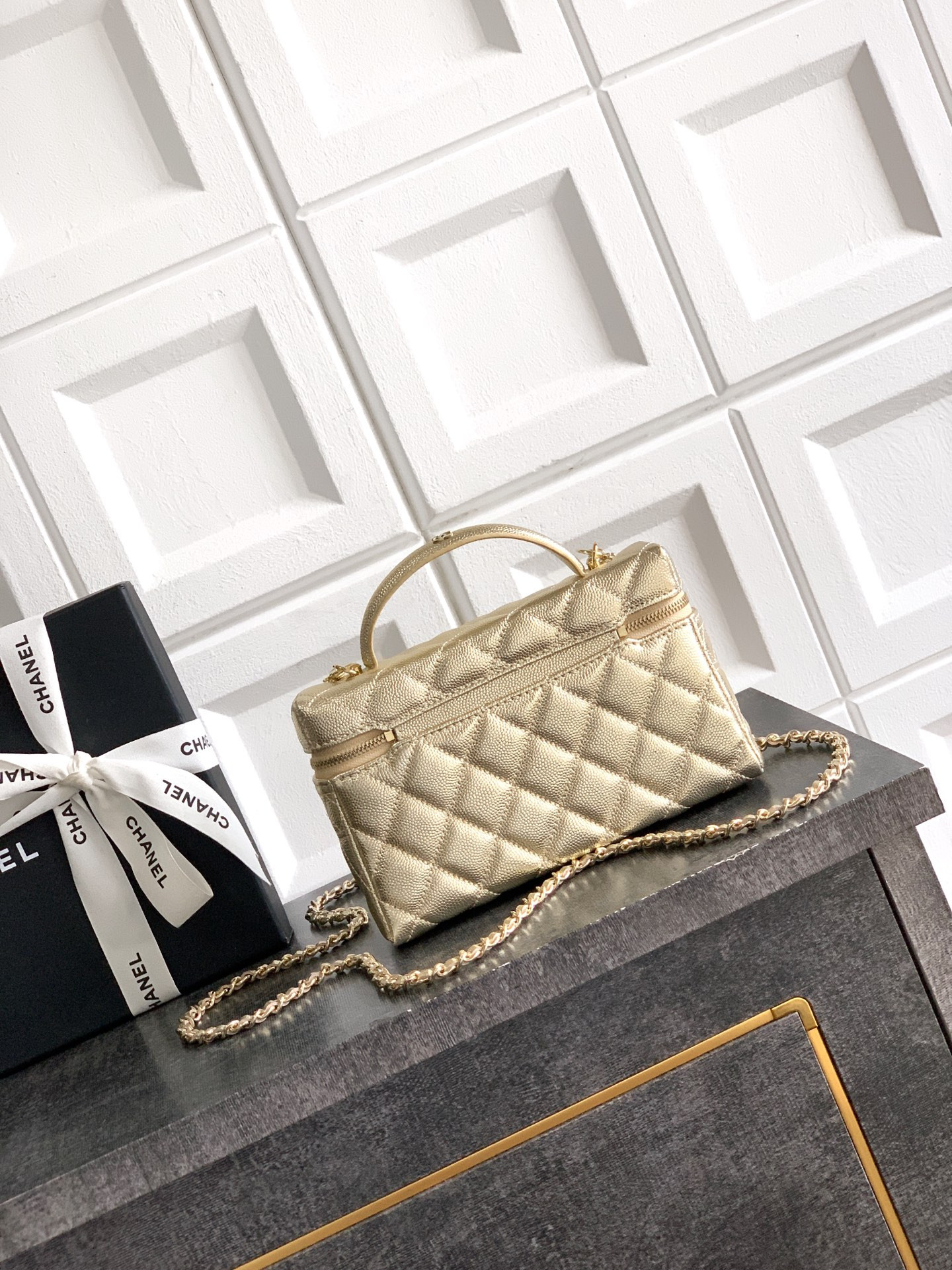 Ch**el long vanity with chain 17×19.5×5cm