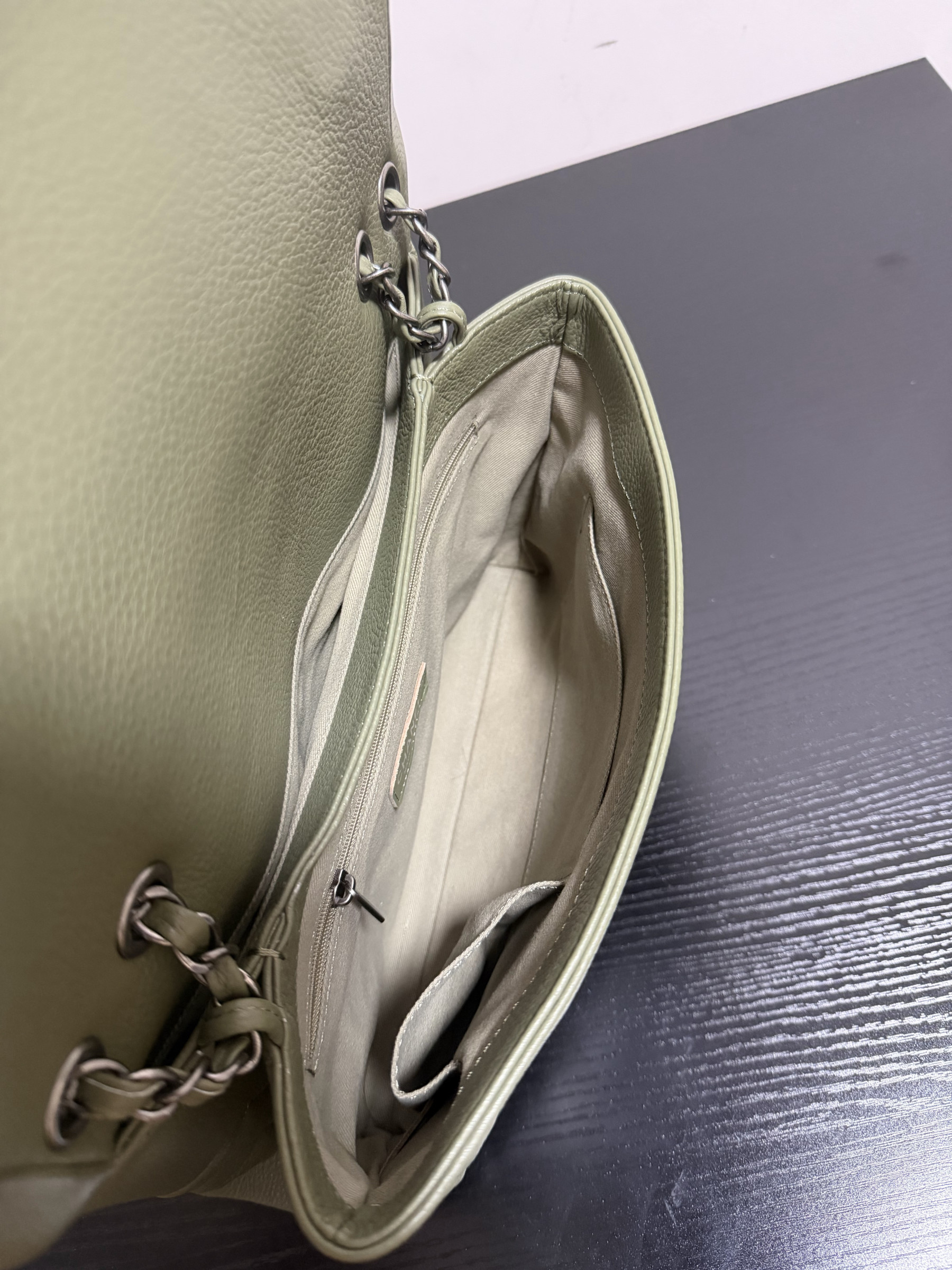 Ch**el hampton flap handbag as7095 32x19x7.5cm