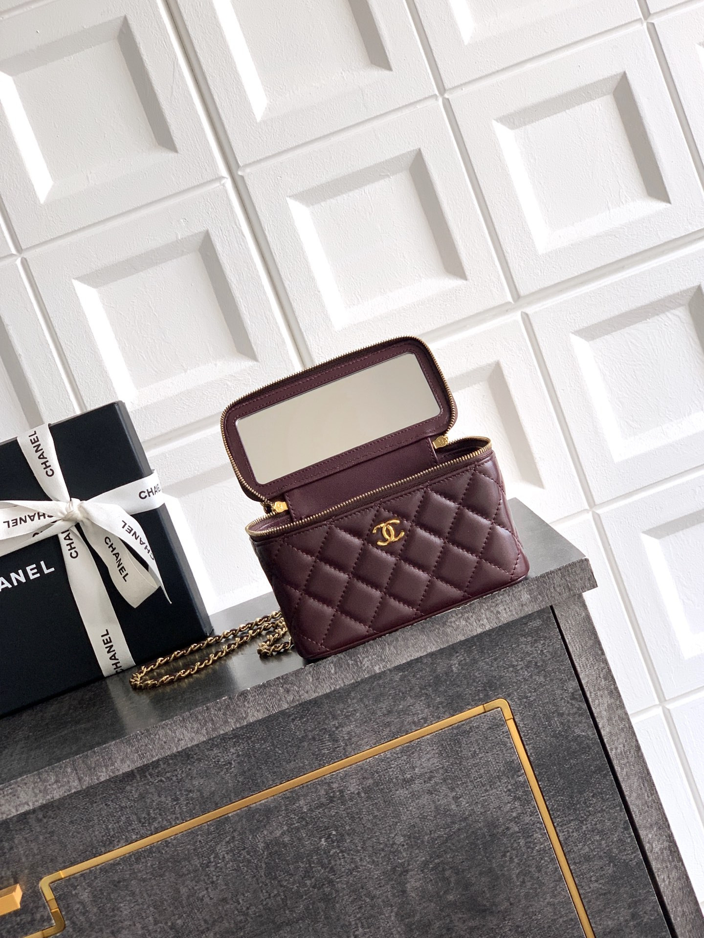 Ch**el classic vanity with chain handbag 17x9.5x8cm