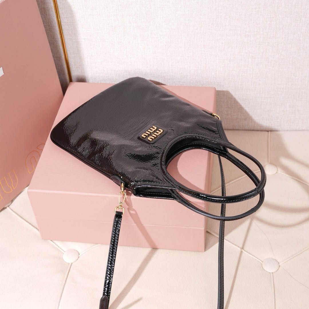 M1v M1v ivy leather handbag 20x 24 cm