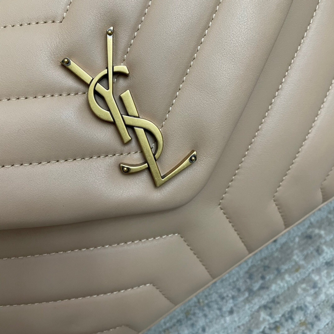 Y51 LOULOU SMALL IN QUILTED LEATHER 23x17x9cm