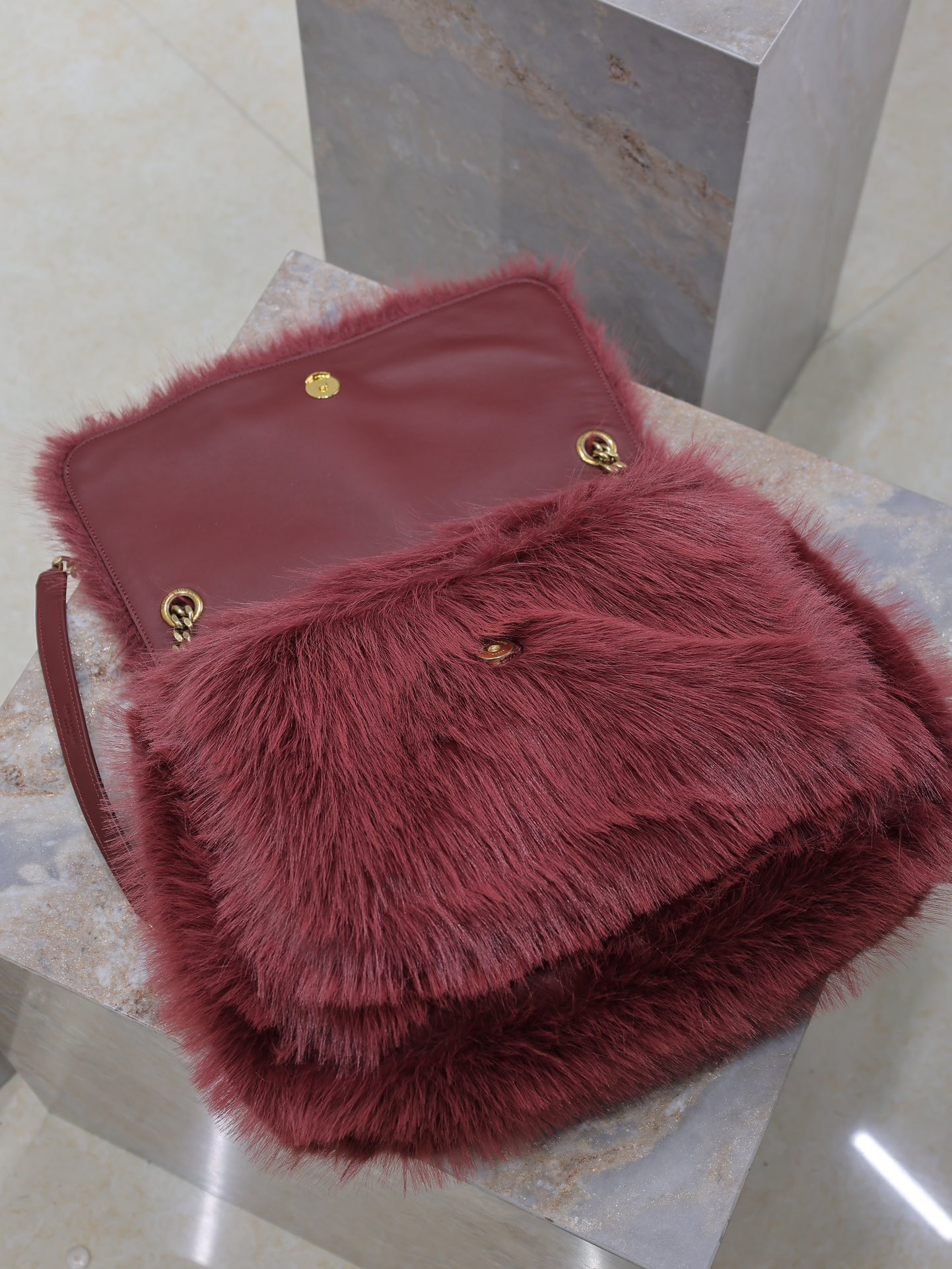Y51 NIKI LARGE IN SHEARLING 32x23x9cm