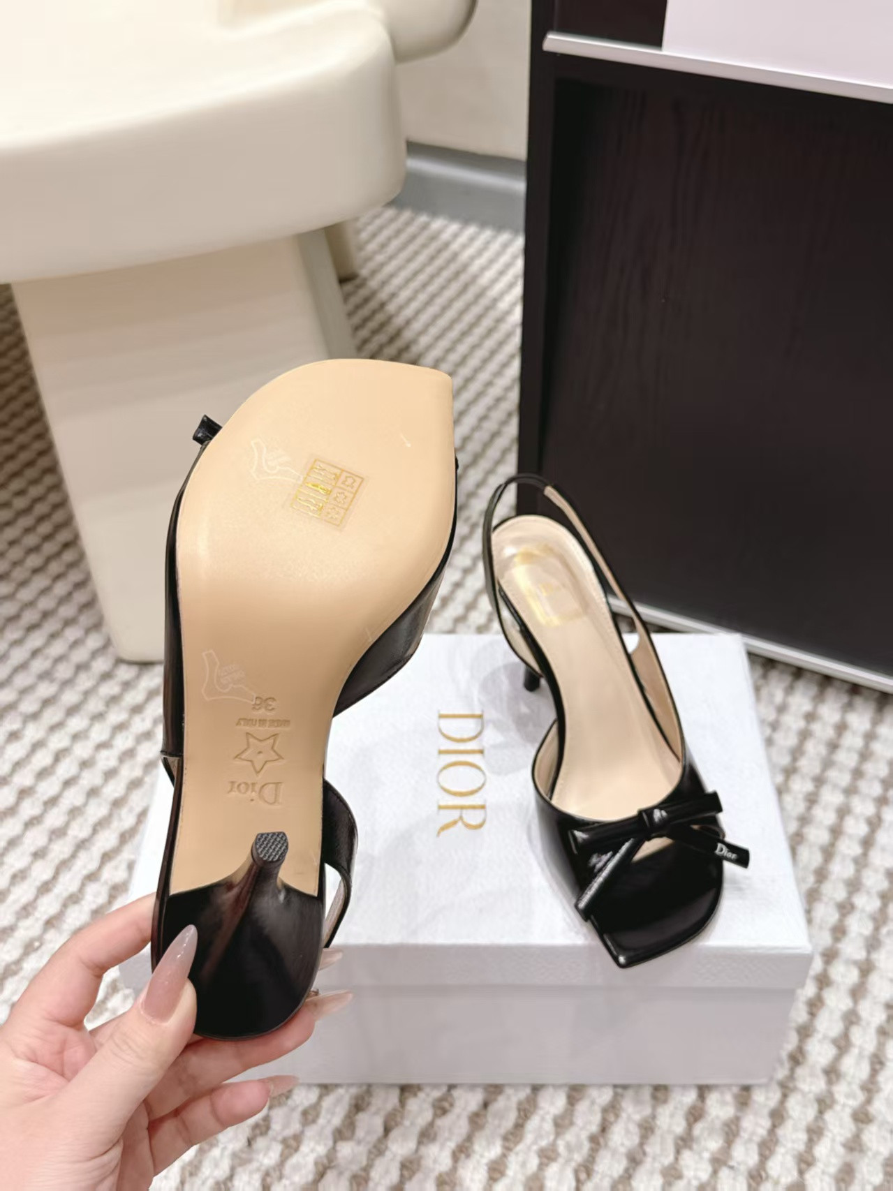 ua D10r bow heeled slingback sandal