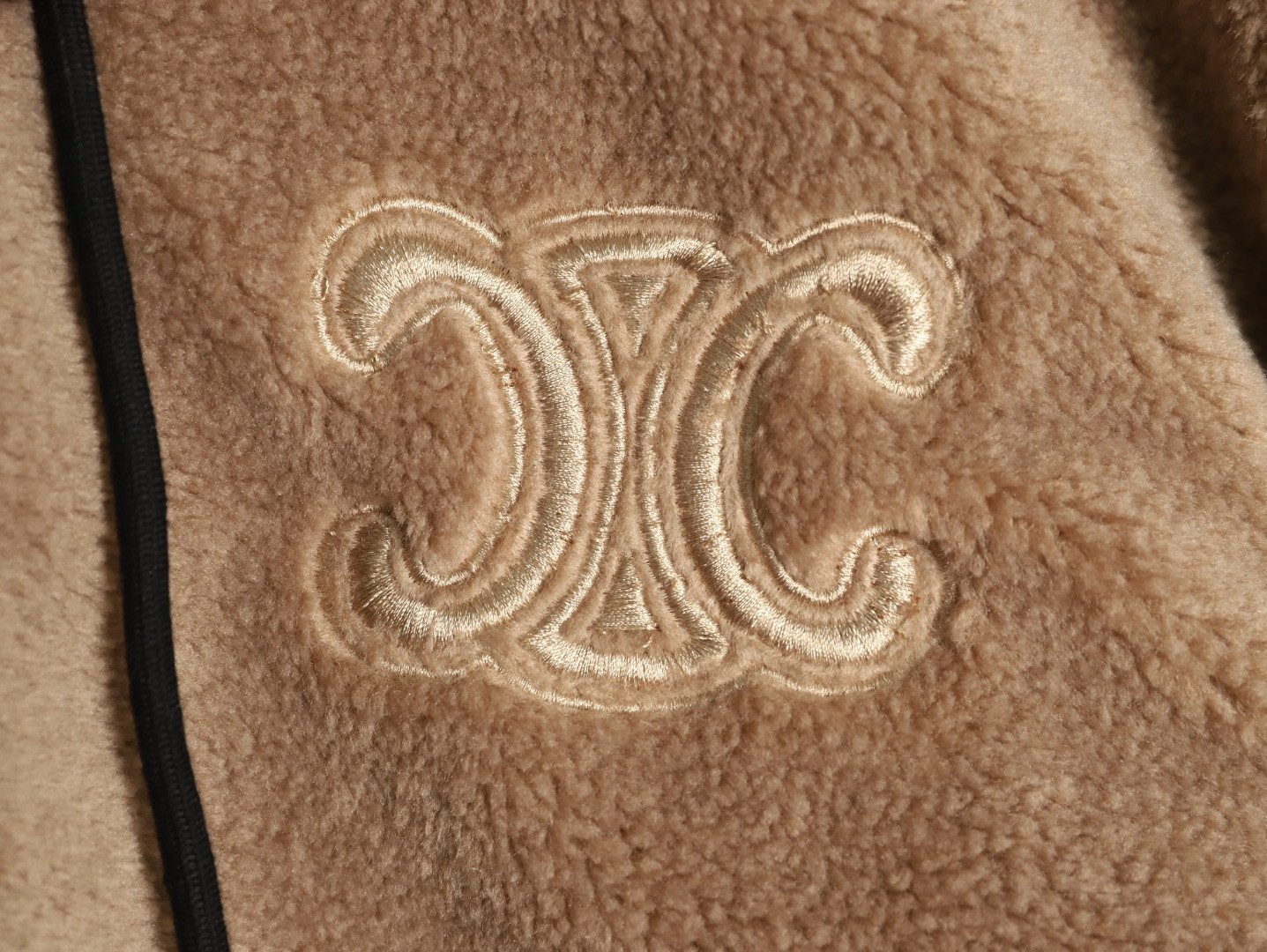 Ce1i*e Coats