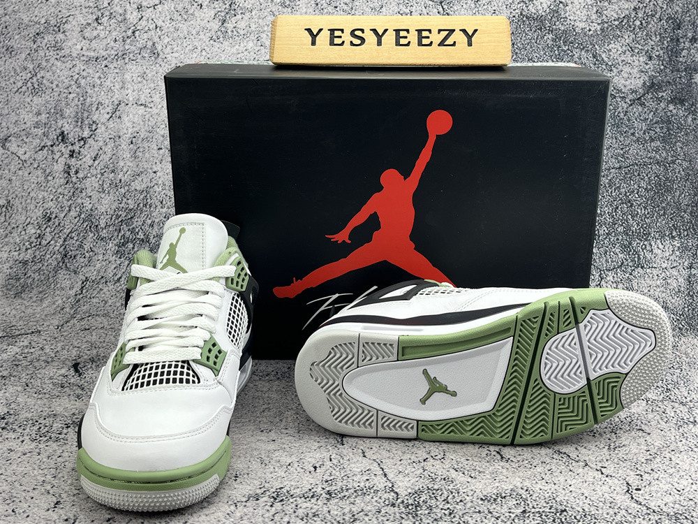 UA WMNS AIR JORDAN 4 RETRO 