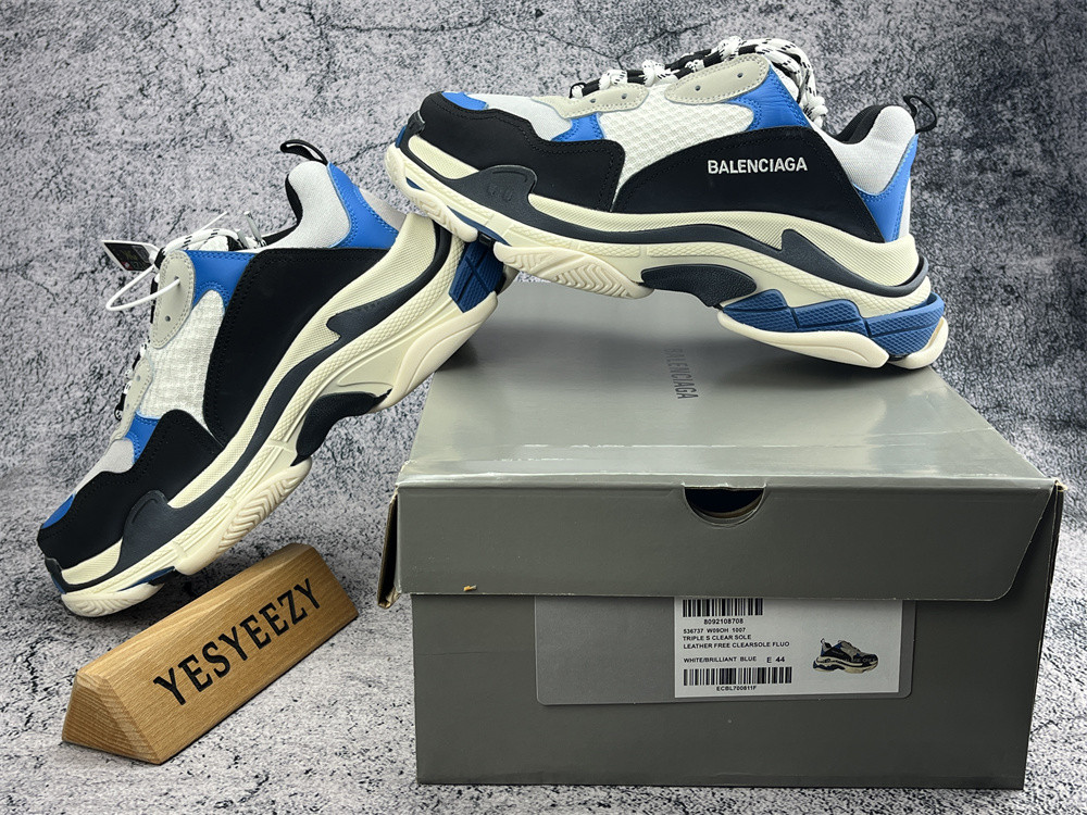 UA TRIPLE S CLEAR SOLE WHITE BRILLIANT BLUE